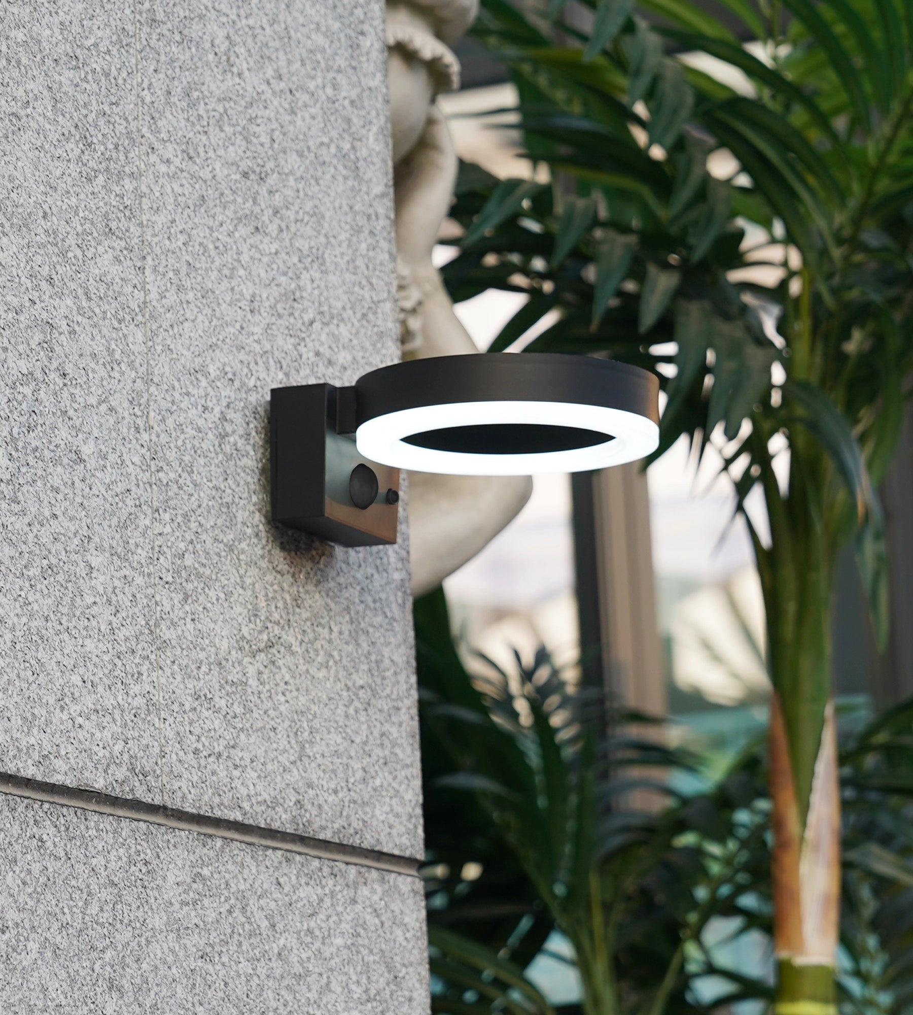 Applique Led extérieur solaire DAYTONA - Détecteur de mouvements - 3 modes d'éclairage 75 à 600 lumens - Lumihome