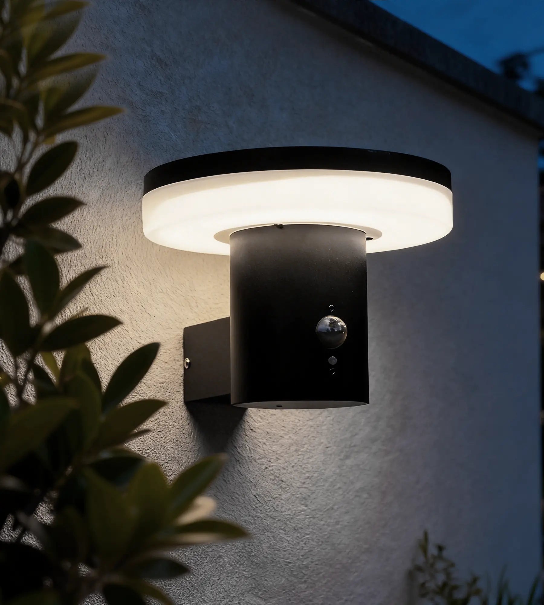 Applique Led solaire ALTO - Détecteur de mouvements - 3 modes d'éclairage 150 à 1000 lumens - Lumihome