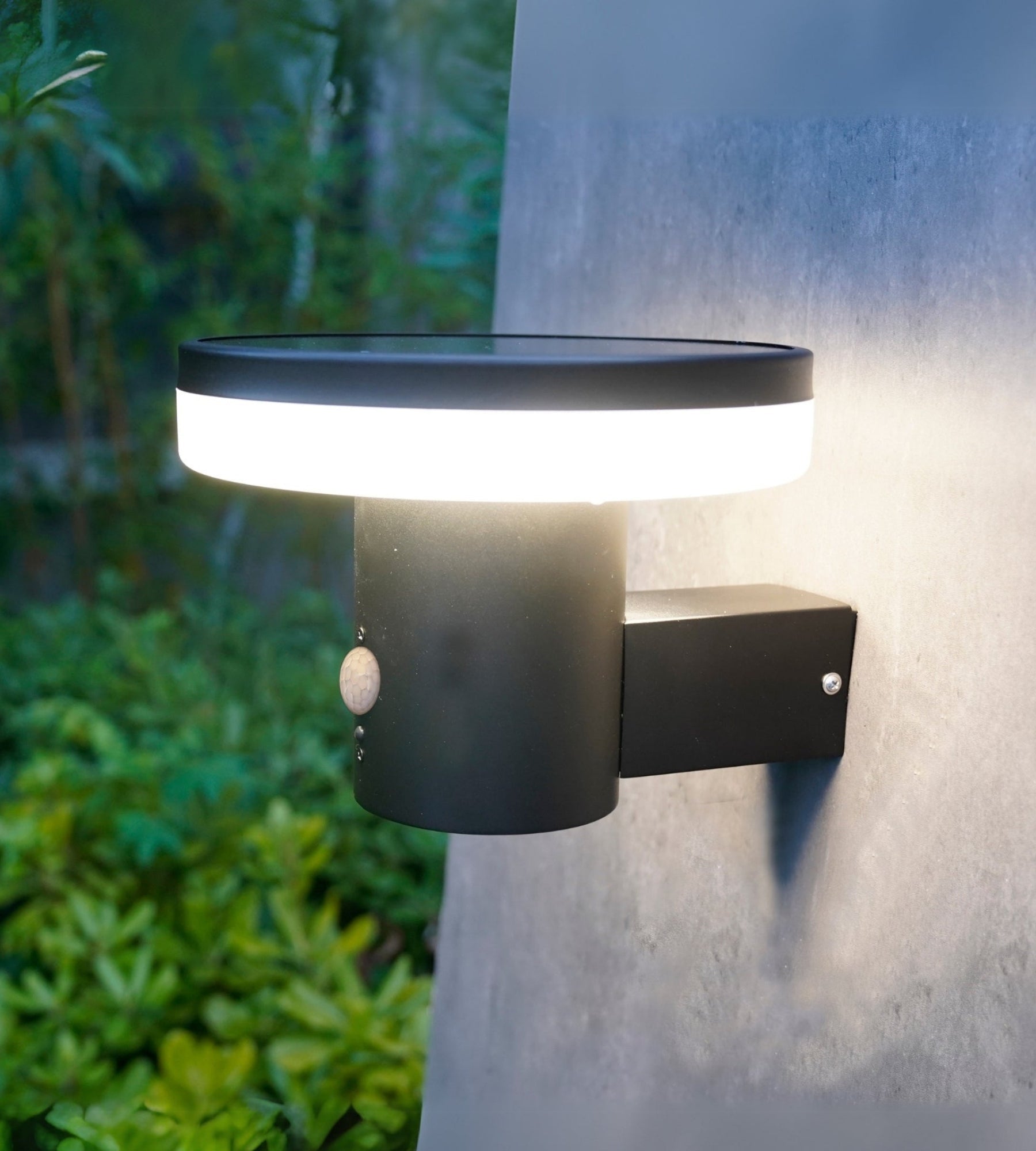 Applique Led solaire ALTO - Détecteur de mouvements - 3 modes d'éclairage 150 à 1000 lumens - Lumihome