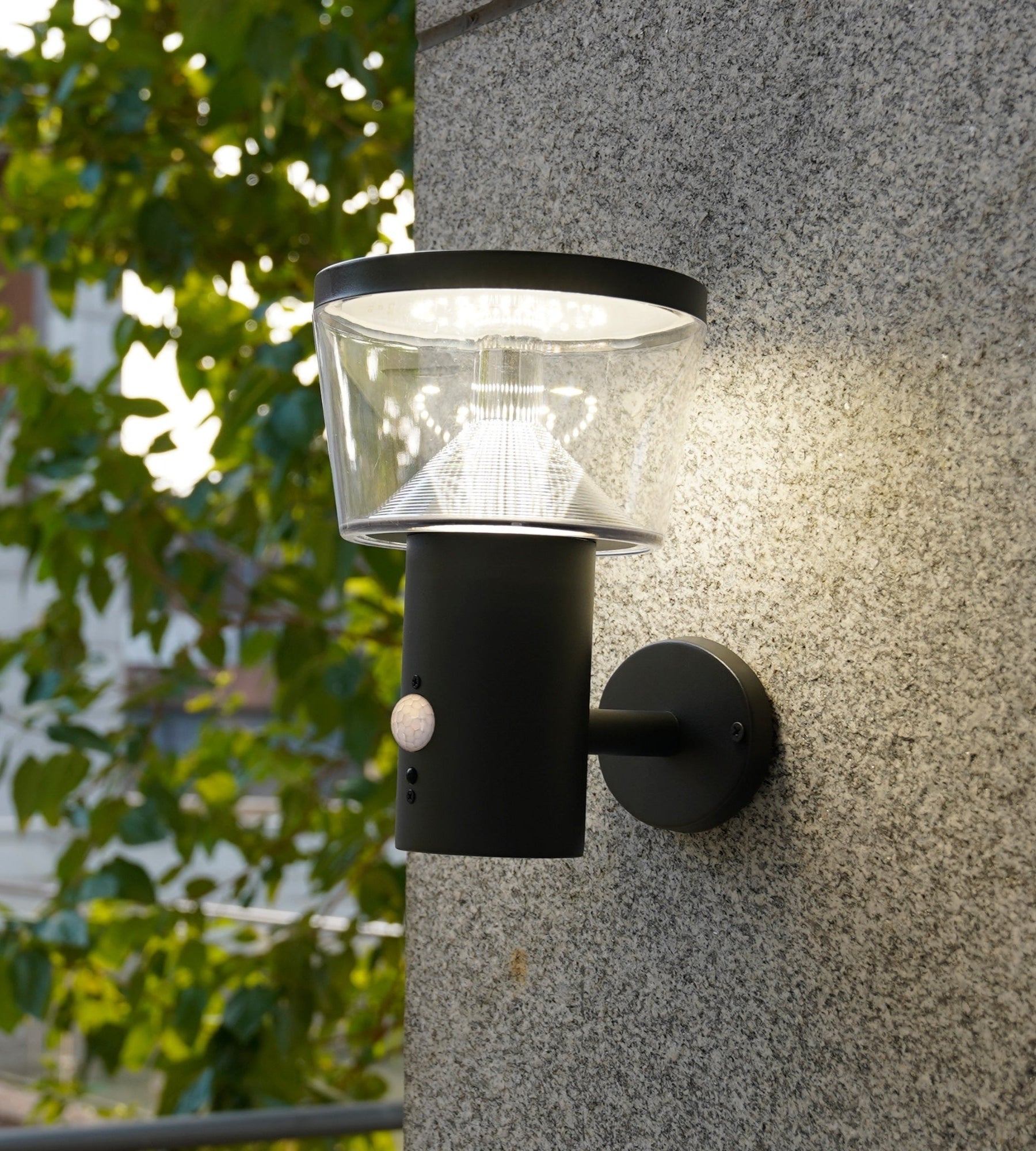 Applique Led solaire DUBLIN - Détecteur de mouvements - 3 modes d'éclairage 75 à 600 lumens - Lumihome