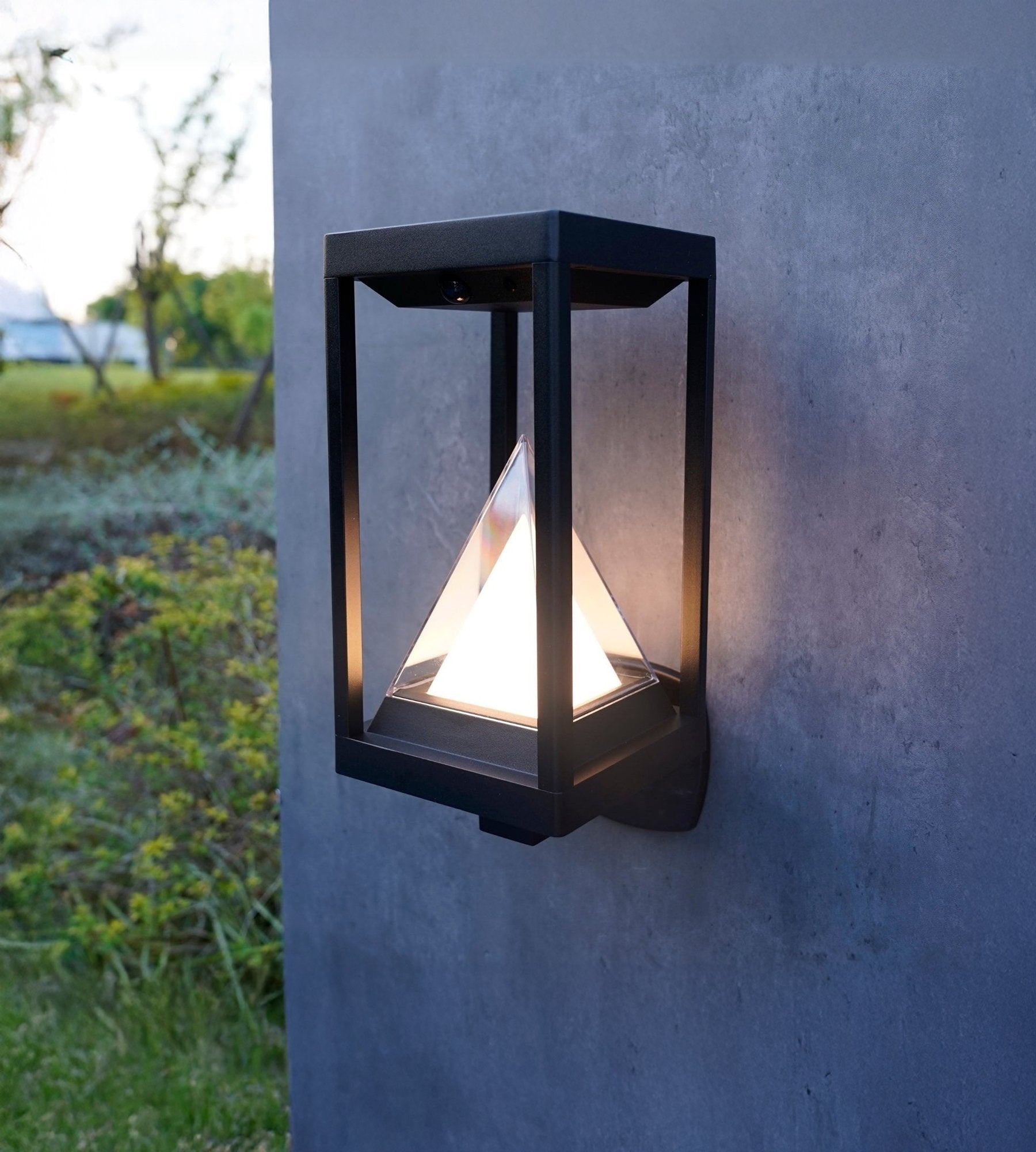 Applique Led solaire KEOPS - Détecteur de mouvements - 3 modes d'éclairage 75 à 600 lumens - Lumihome