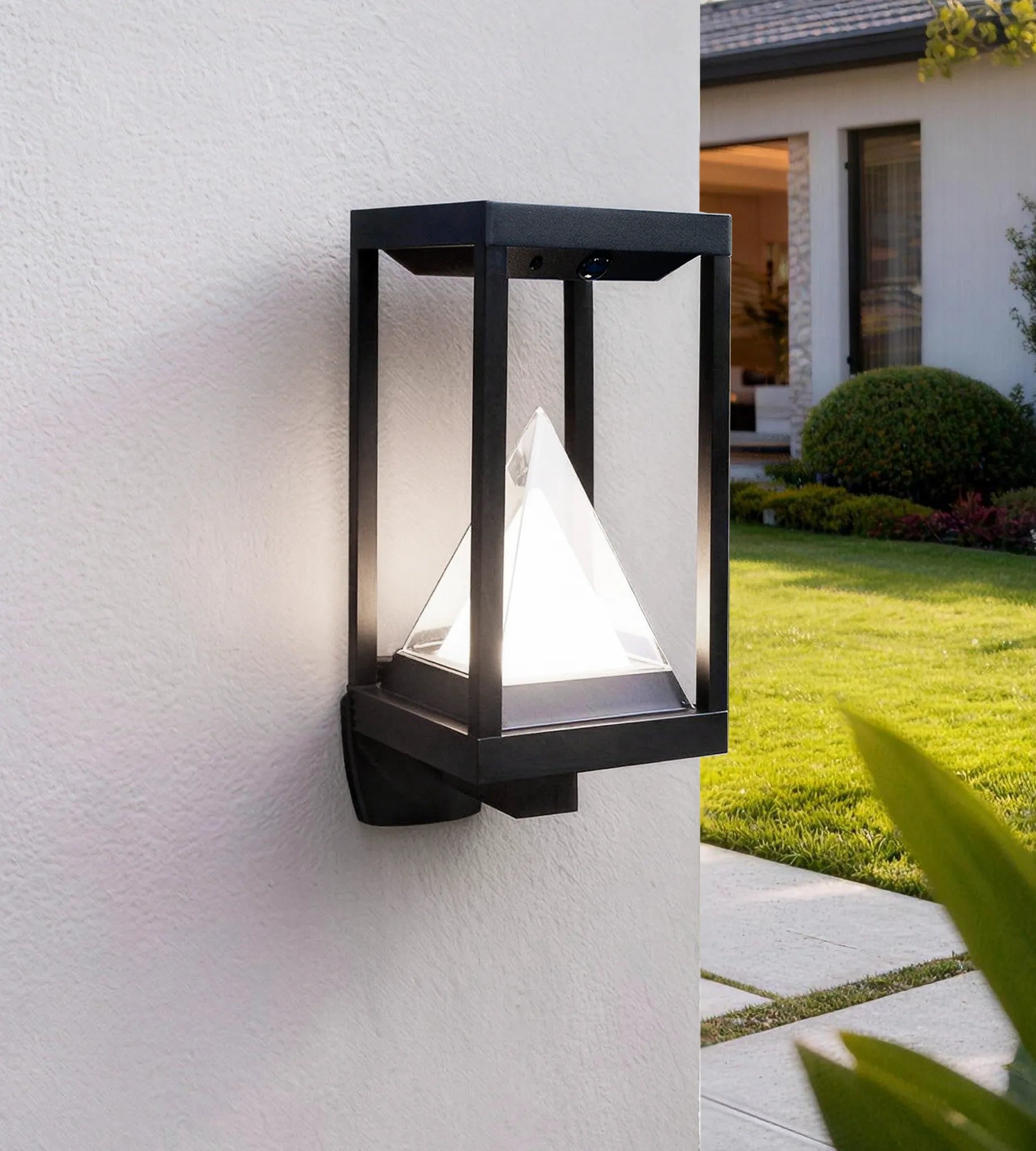 Applique Led solaire KEOPS - Détecteur de mouvements - 3 modes d'éclairage 75 à 600 lumens - Lumihome