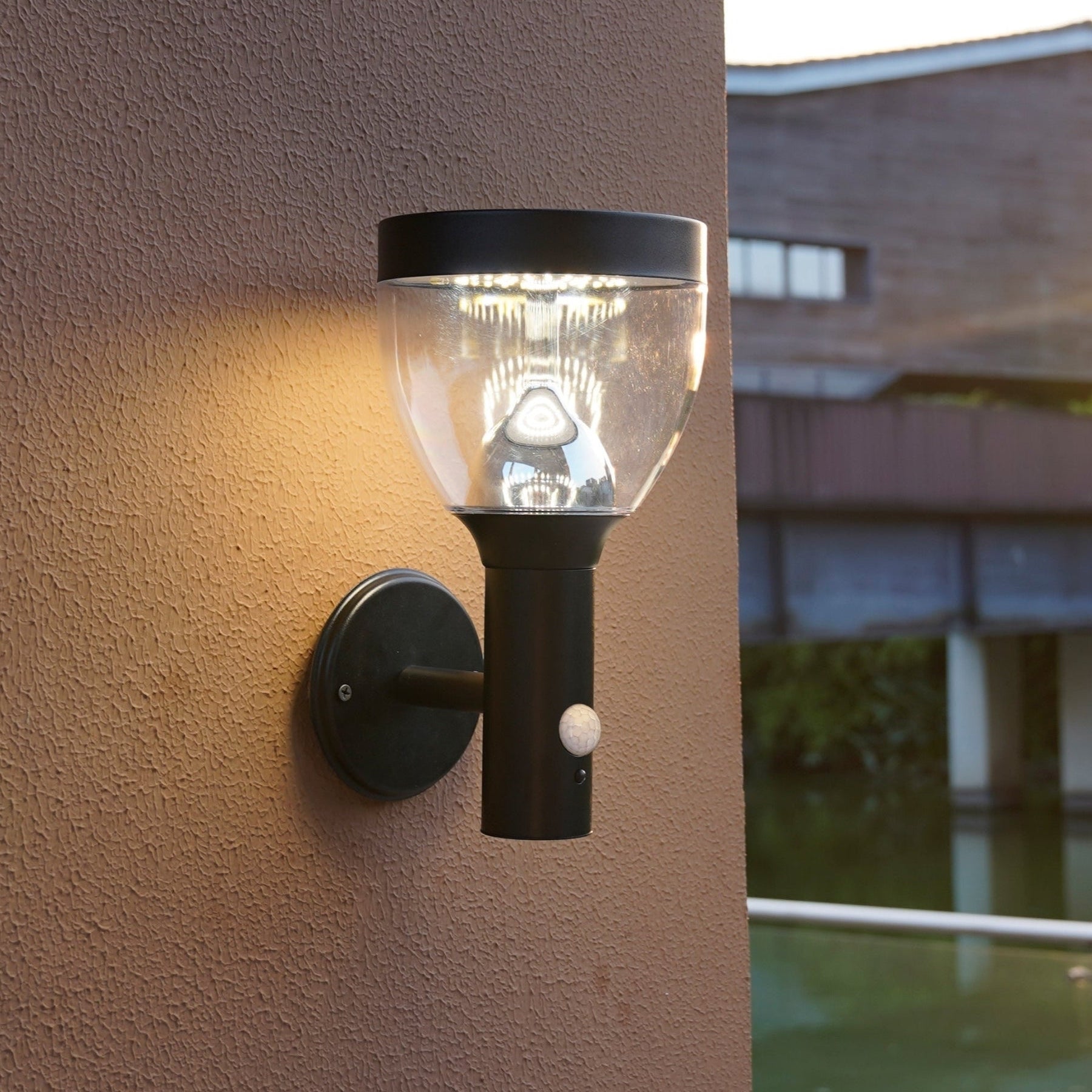 Applique Led solaire LUNA - Détecteur de mouvements - 3 modes d'éclairage 75 à 600 lumens - Lumihome