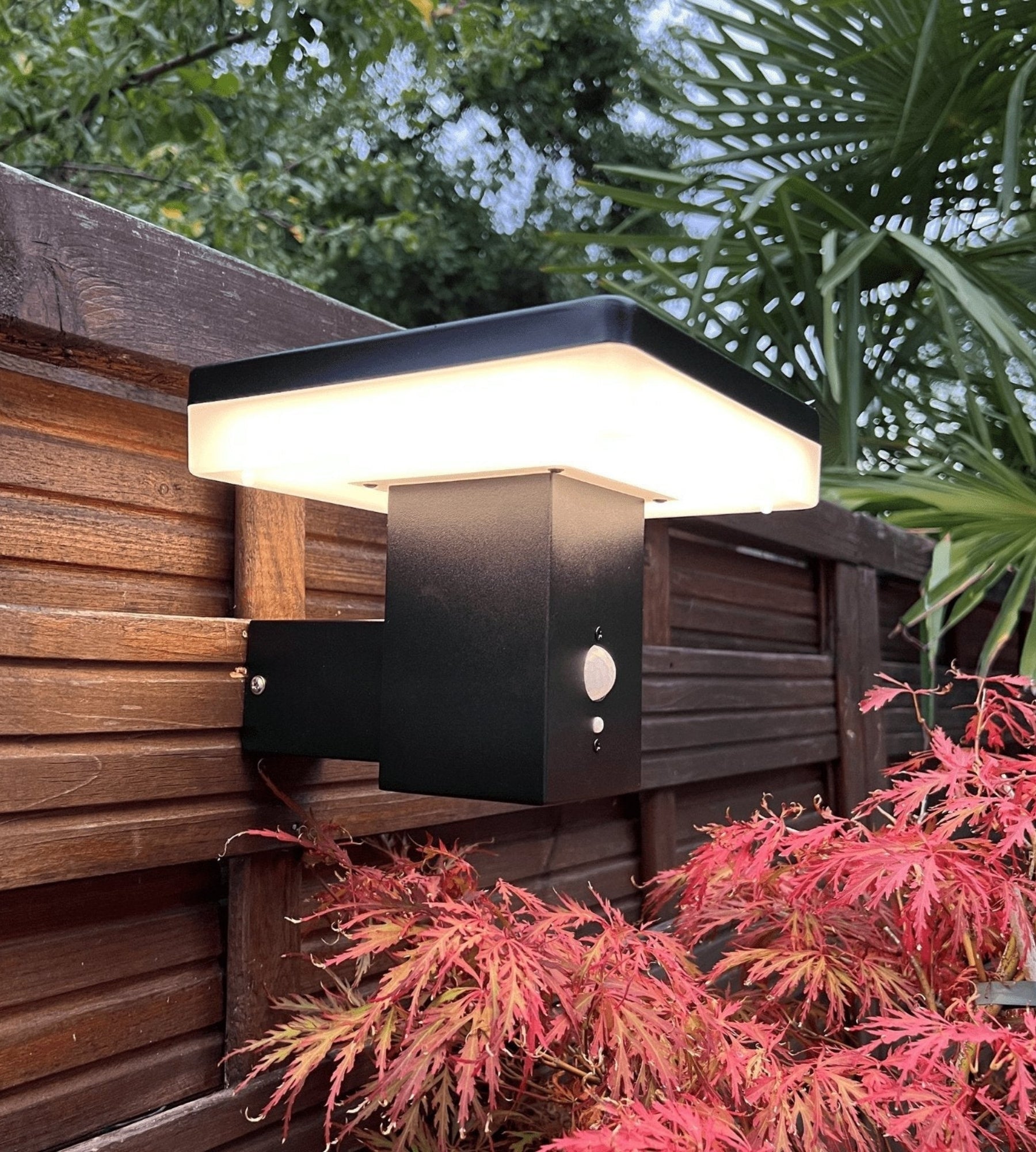 Applique Led solaire SUN–1000 - Détecteur de mouvements - 3 modes d'éclairages 150 à 1500 lumens