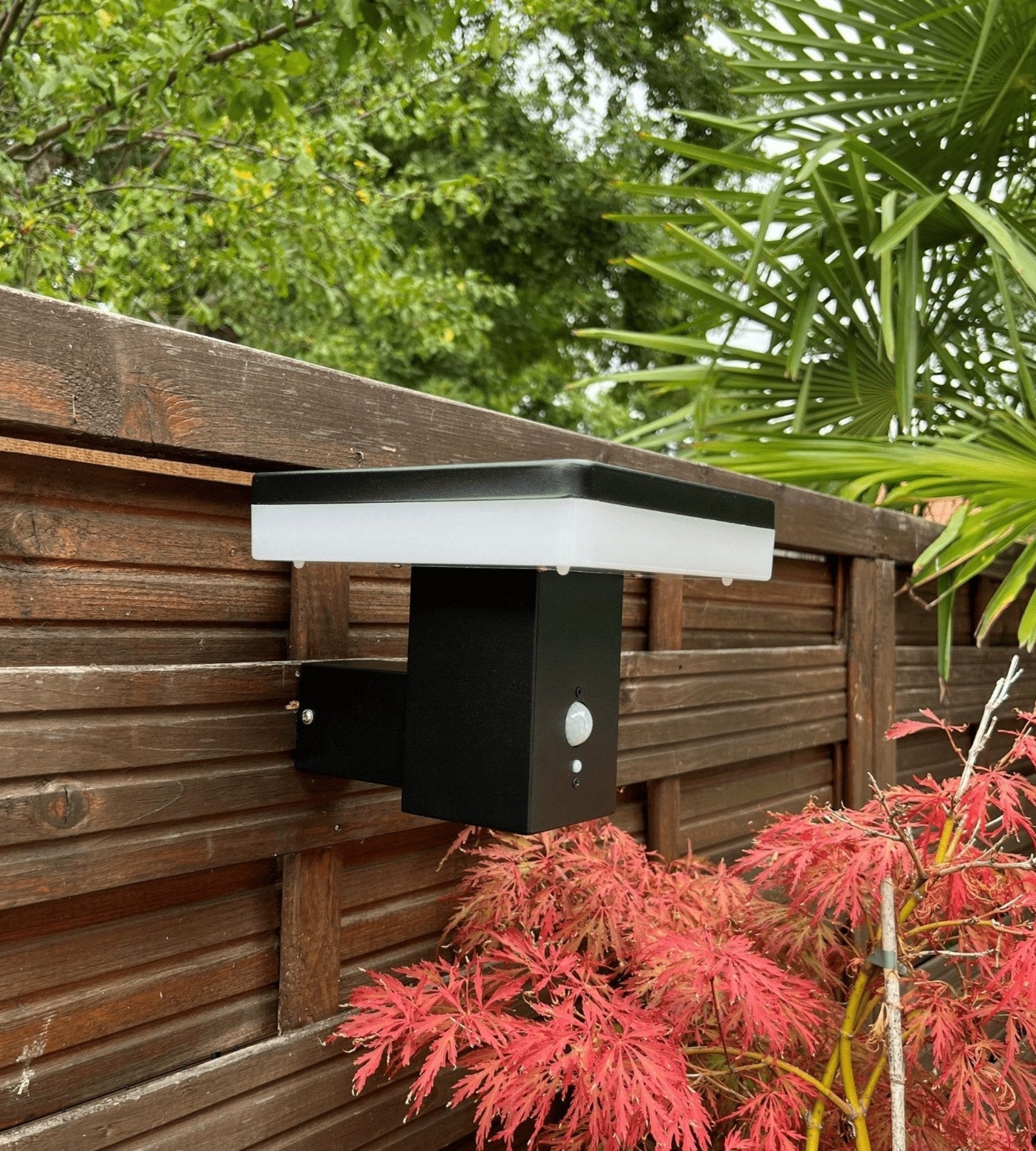 Applique Led solaire SUN–1000 - Détecteur de mouvements - 3 modes d'éclairages 150 à 1500 lumens