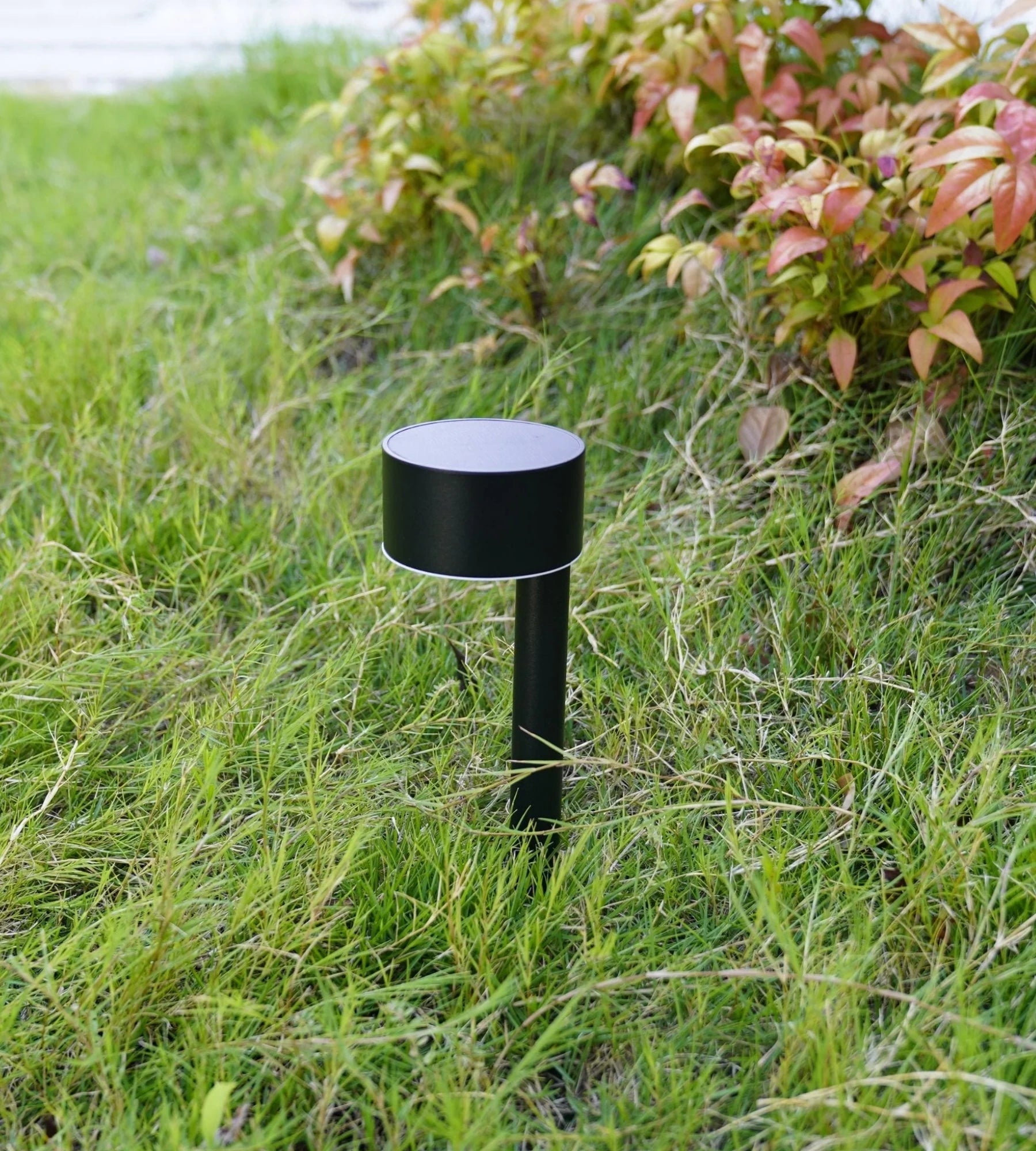 Balise Led solaire QUEEN 24cm - À planter - 100 lumens - Lumihome