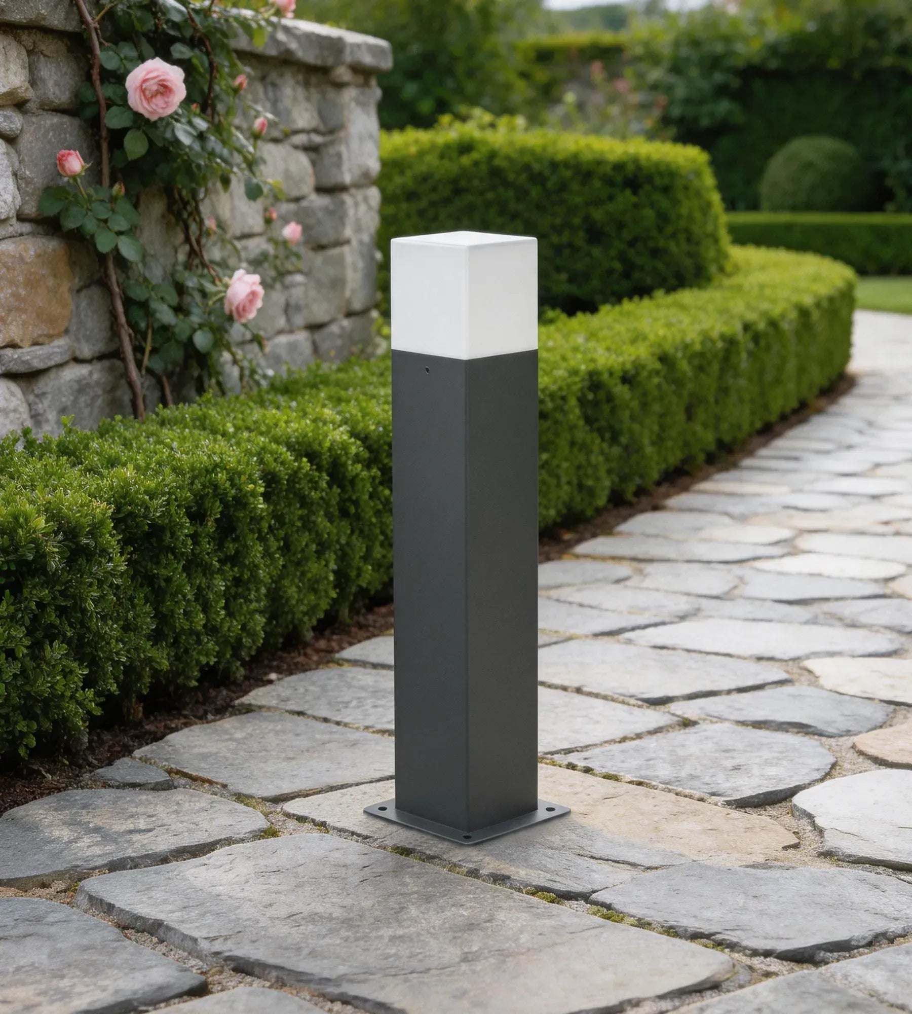 Borne extérieure FIGO - 230V - Ampoule E27 non incluse - Lumihome