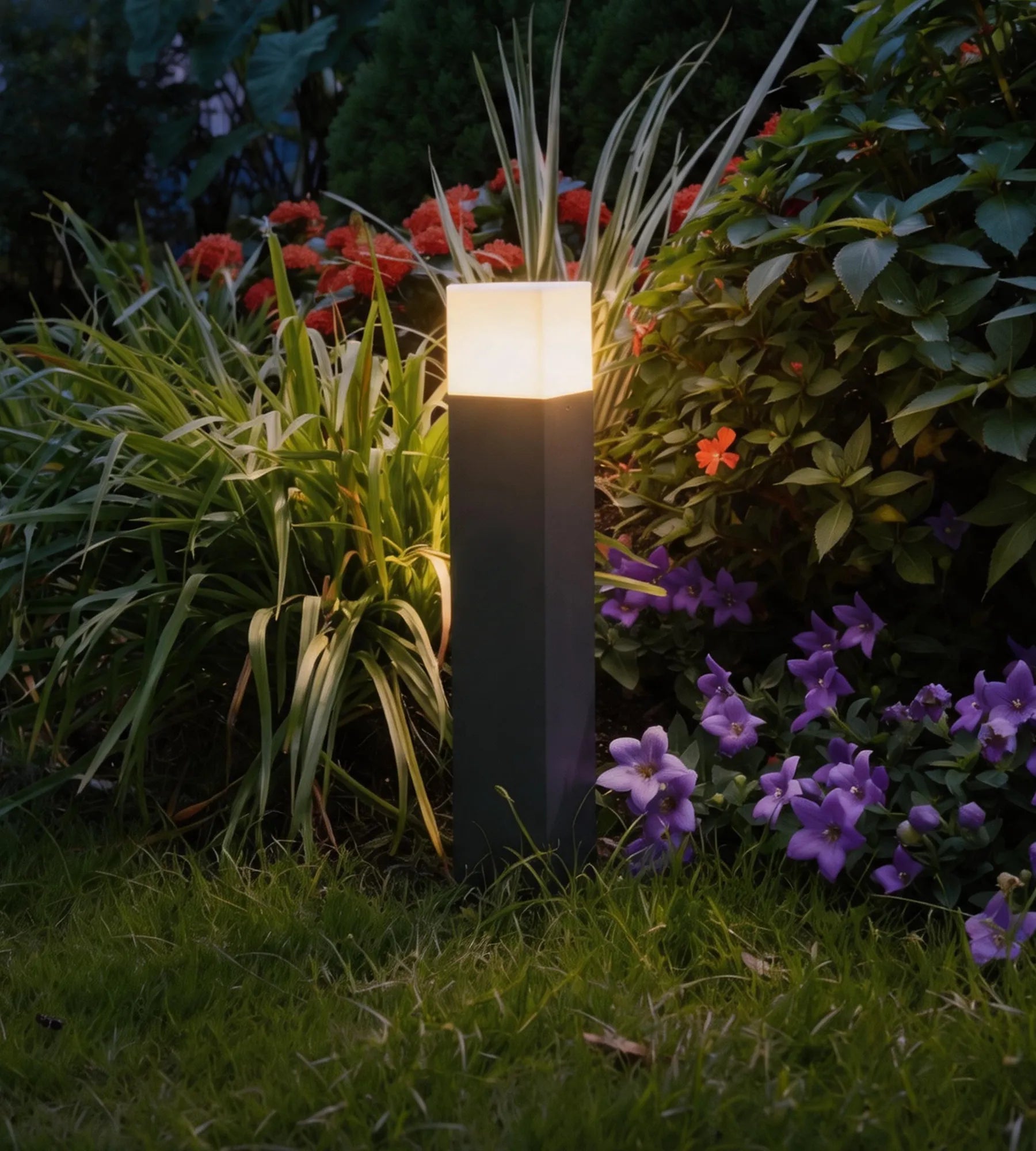 Borne extérieure FIGO - 230V - Ampoule E27 non incluse - Lumihome