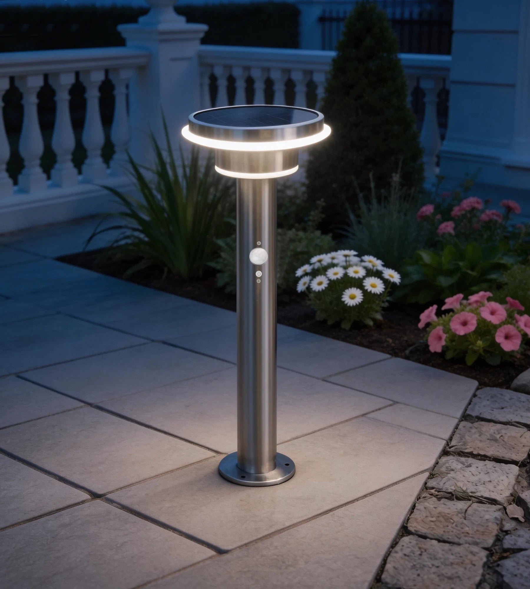 Borne Led solaire GENOVA - Détecteur de mouvements - 3 modes d'éclairage 100 à 1000 lumens - Lumihome