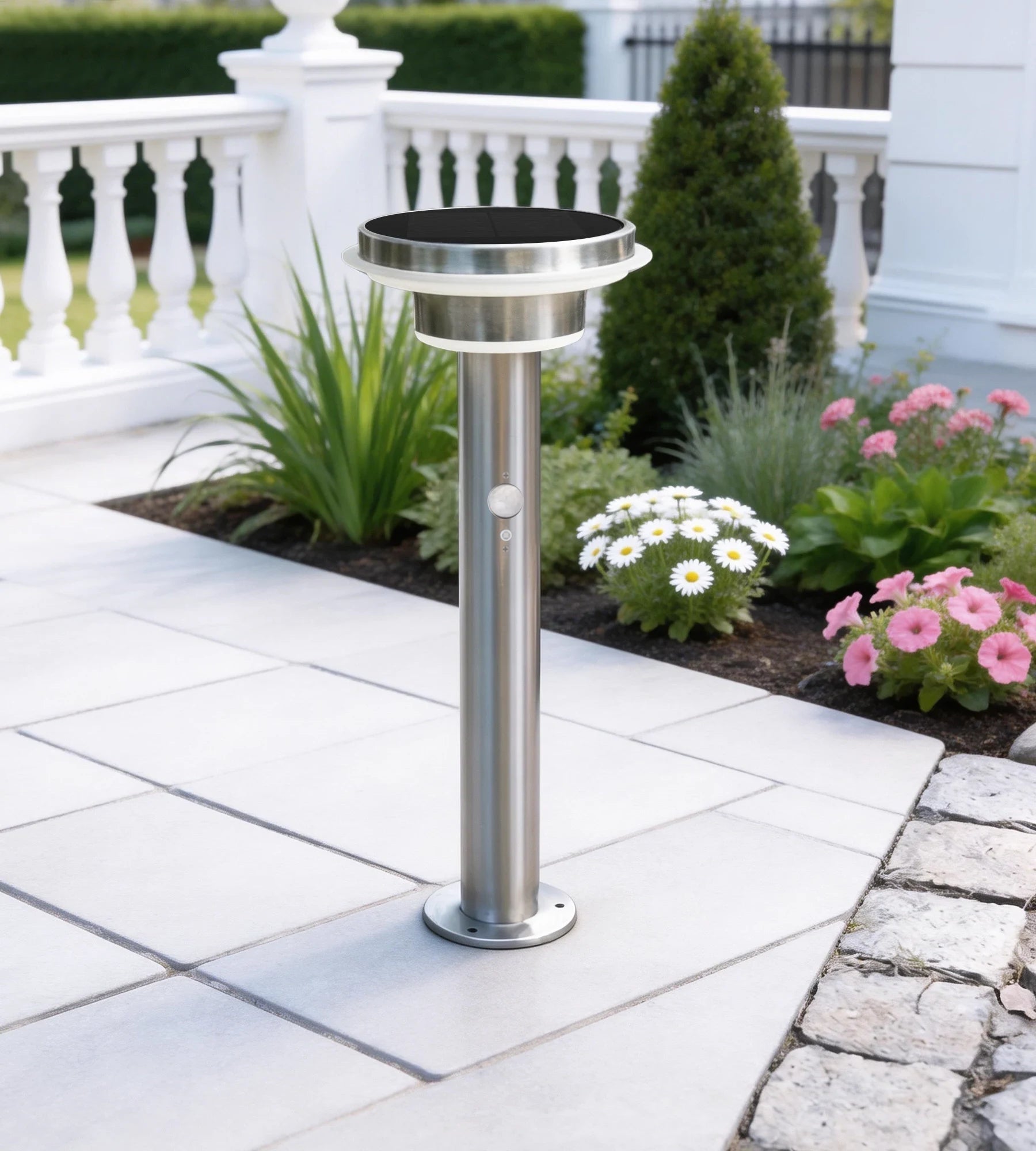 Borne Led solaire GENOVA - Détecteur de mouvements - 3 modes d'éclairage 100 à 1000 lumens - Lumihome