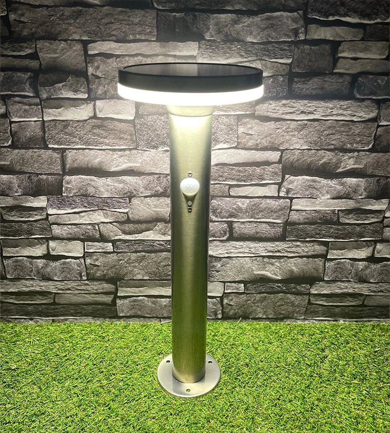 Borne Led solaire LIVING - Détecteur de mouvements - 3 modes d'éclairages 75 à 600 lumens - Lumihome