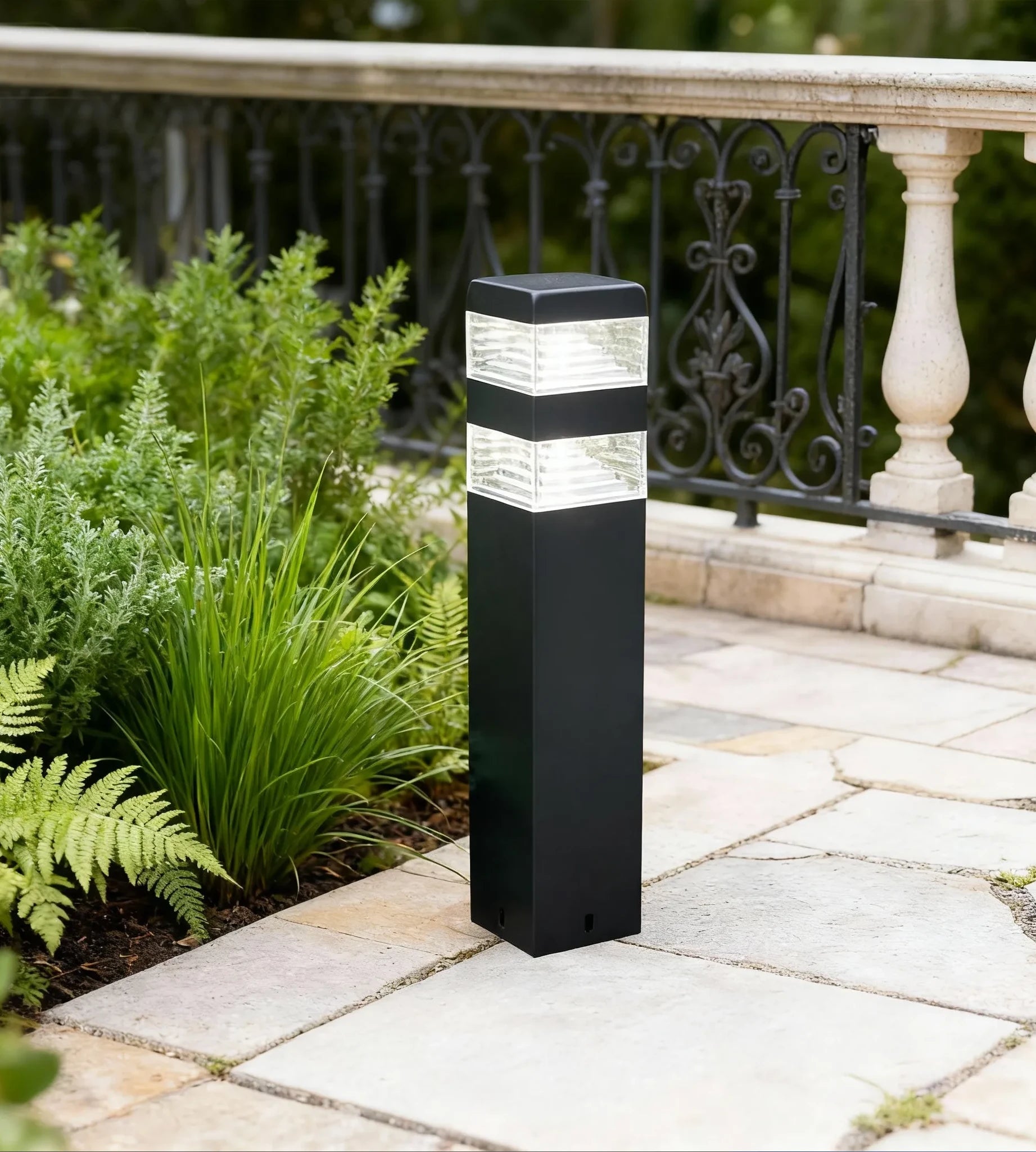 Borne Pyramide 1000 lumens - 32 leds - 230V - Lumihome