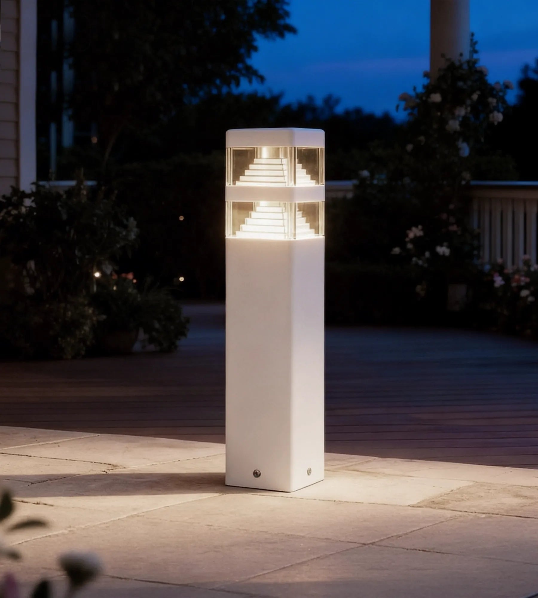 Borne Pyramide 1000 lumens - 32 leds - 230V - Lumihome