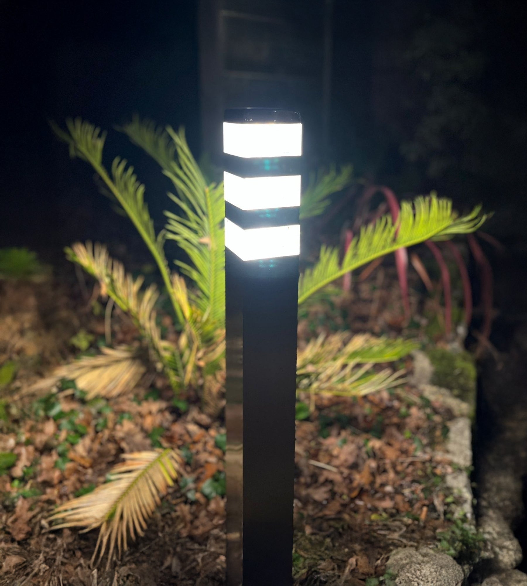 Borne Pyramide 48 Leds - 230V - Hauteur 80cm - 1500 lumens - Lumihome