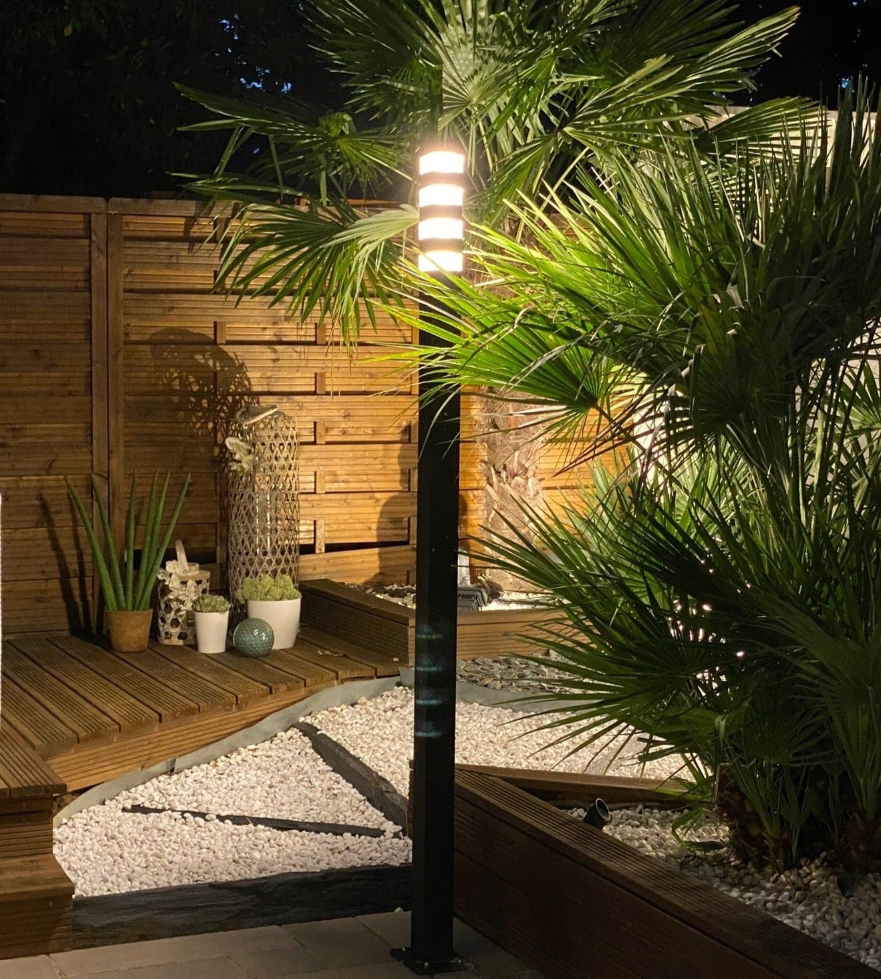 Lampadaire Pyramide 64 Leds - 230V - Hauteur 2 mètres - Modulable