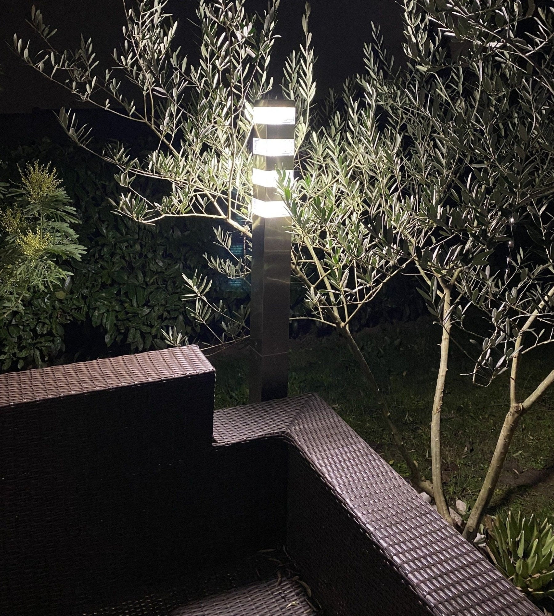 Lampadaire Pyramide 64 Leds - 230V - Hauteur 2 mètres - Modulable