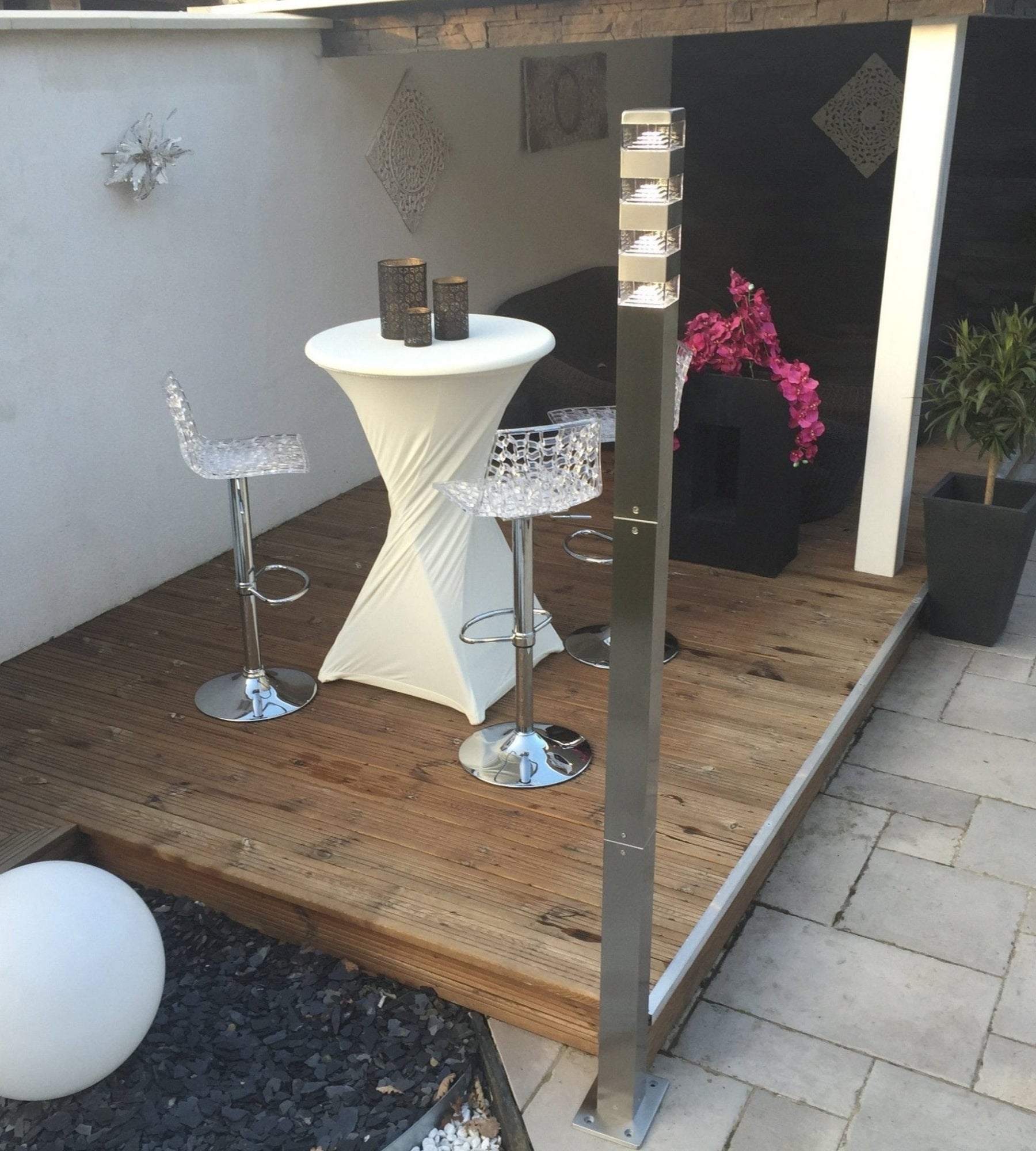 Lampadaire Pyramide 64 Leds - 230V - Hauteur 2 mètres - Modulable