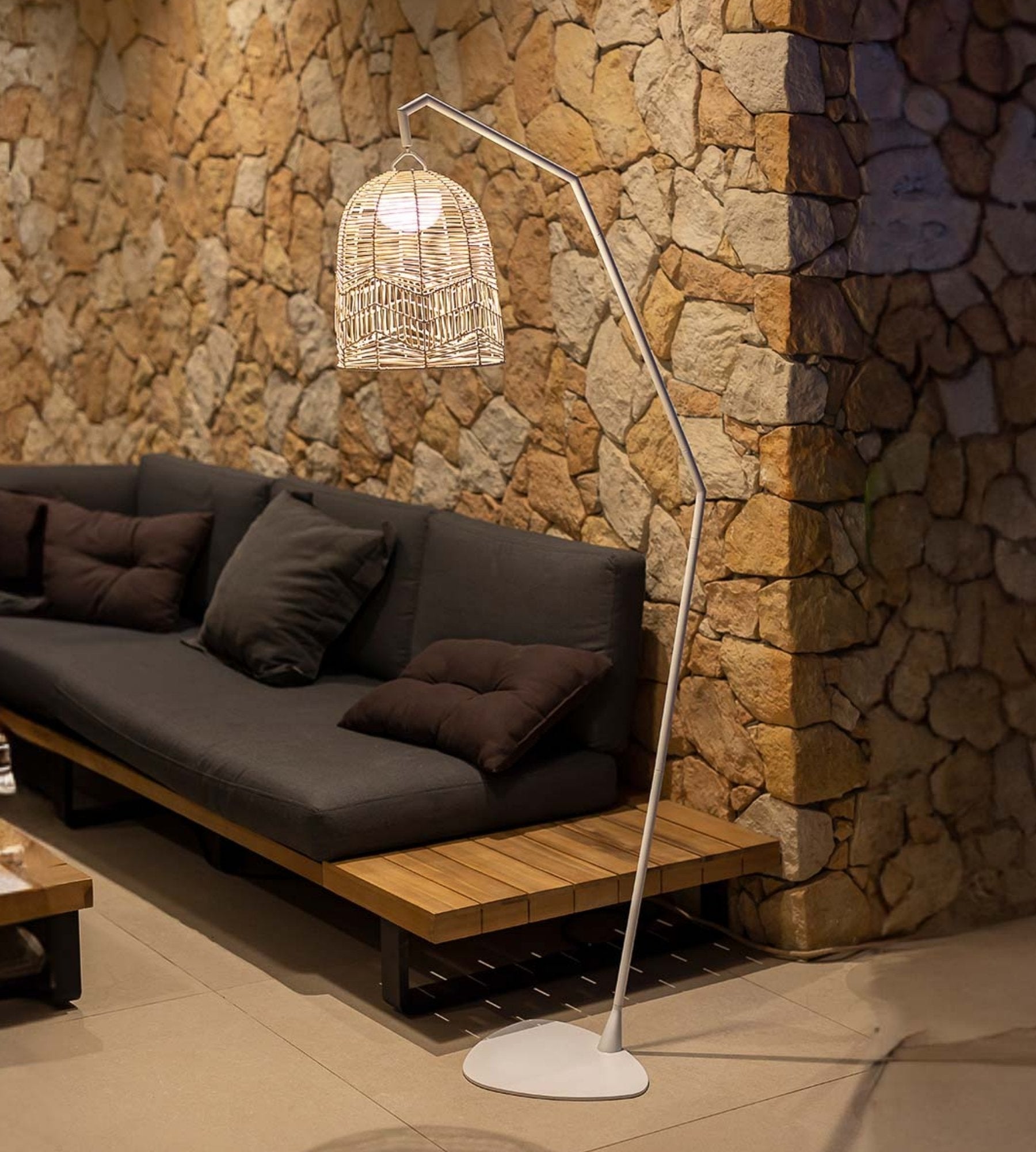Lampadaire rechargeable avec abat - jour SANTORINI - Design Méditerranéen - Extérieur et Intérieur - Lumihome