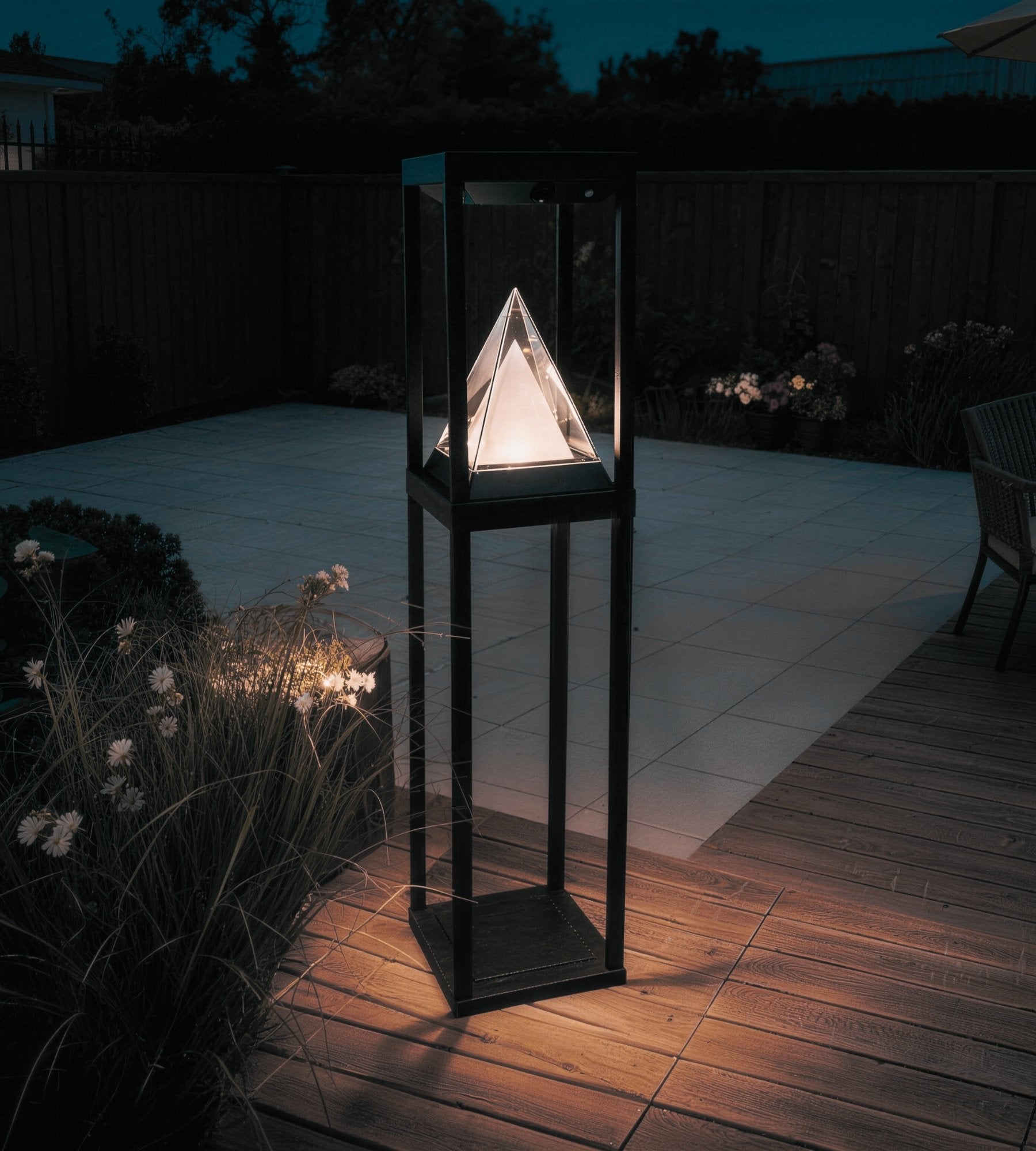 Lampe à poser Led solaire KEOPS - Détecteur de mouvement - 3 modes d'éclairages de 75 à 600 lumens - Lumihome