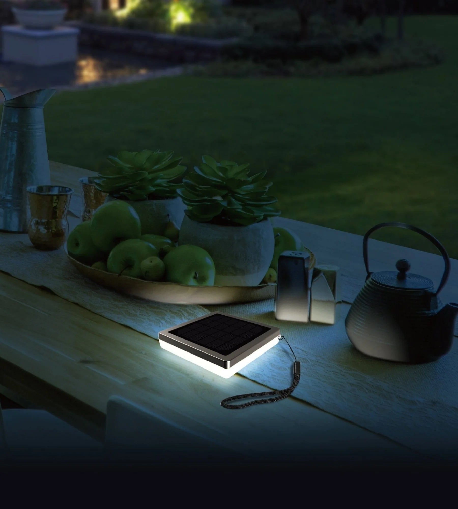Lampe de table Led solaire NOMADE carré - 5 modes d'éclairages de 40 à 270 lumens - Prise USB - Batterie 1600mAh - Lumihome