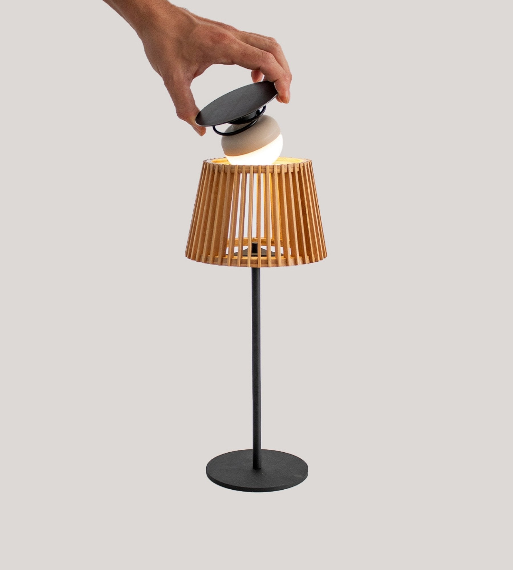 Lampe de table USB et solaire OKINAWA - Style bois asiatique - Blanc chaud - Lumihome