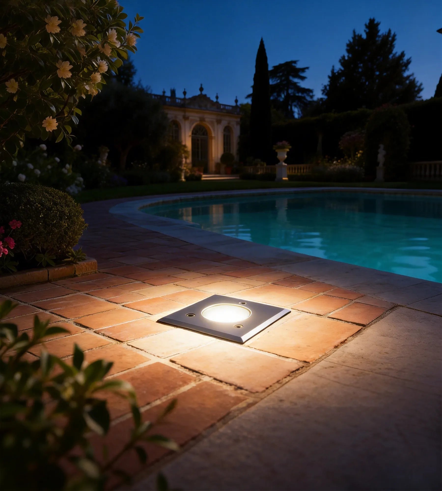 Spot encastrable pour abords de piscine à ampoule interchangeable GU5.3 - 12 Volt - Ø 10 cm Carré - Lumihome