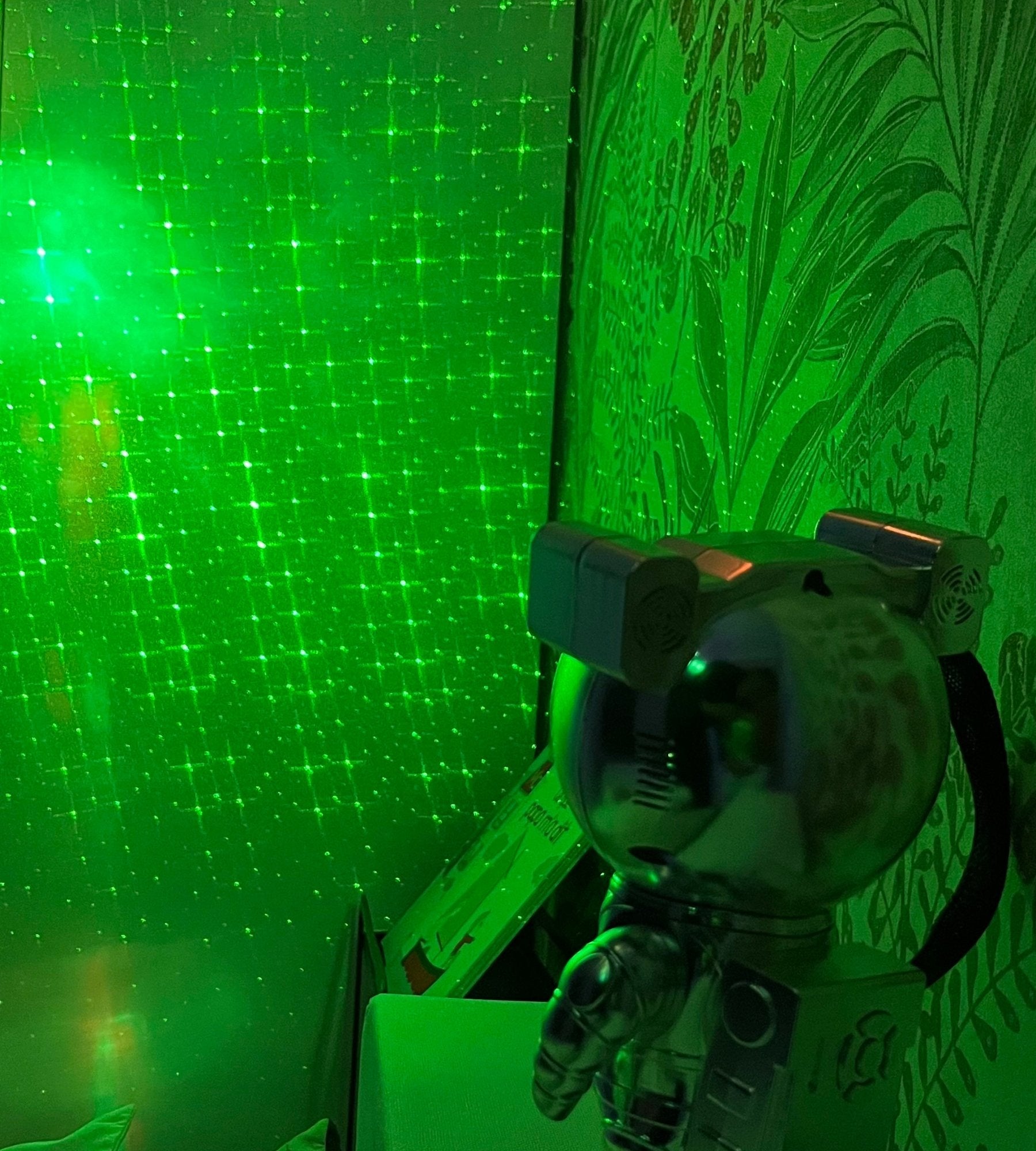 Veilleuse projecteur LED rechargeable SILVERLITE - Finition chromée - Ciel étoilé - USB - Lumihome