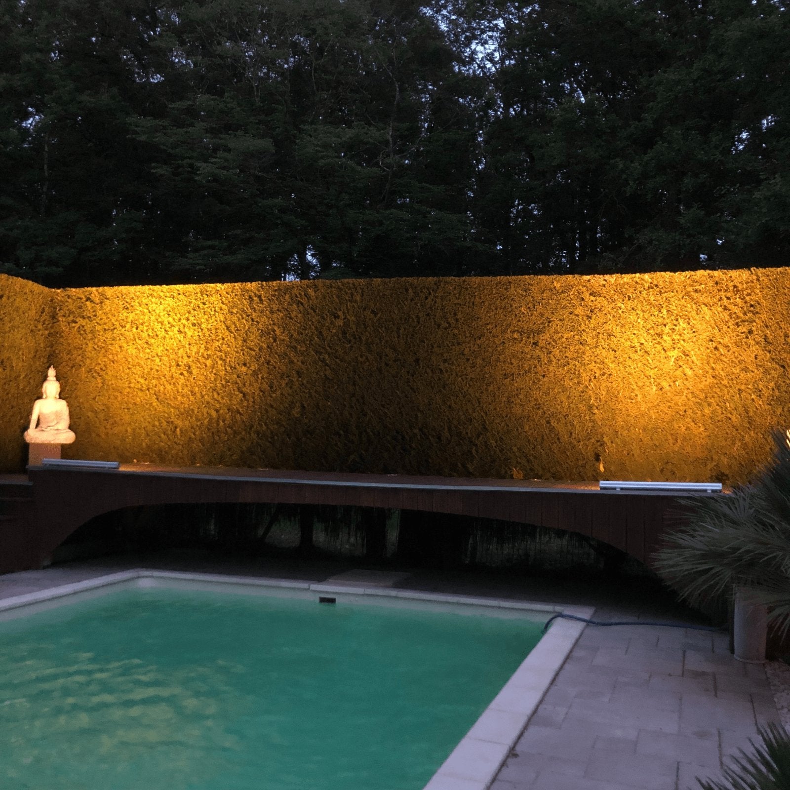 Barre de façade Led extérieure RGB+CCT Mi–boxer - 230V- 24W - Télecommandable - IP66 - Lumihome-France.com