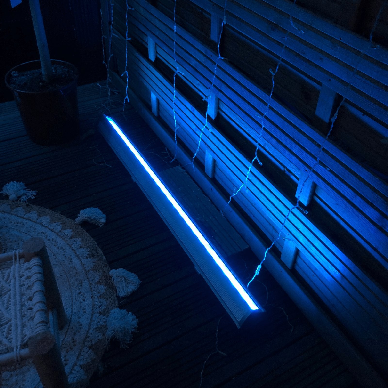 Barre de façade Led extérieure RGB+CCT Mi–boxer - 230V- 24W - Télecommandable - IP66 - Lumihome-France.com