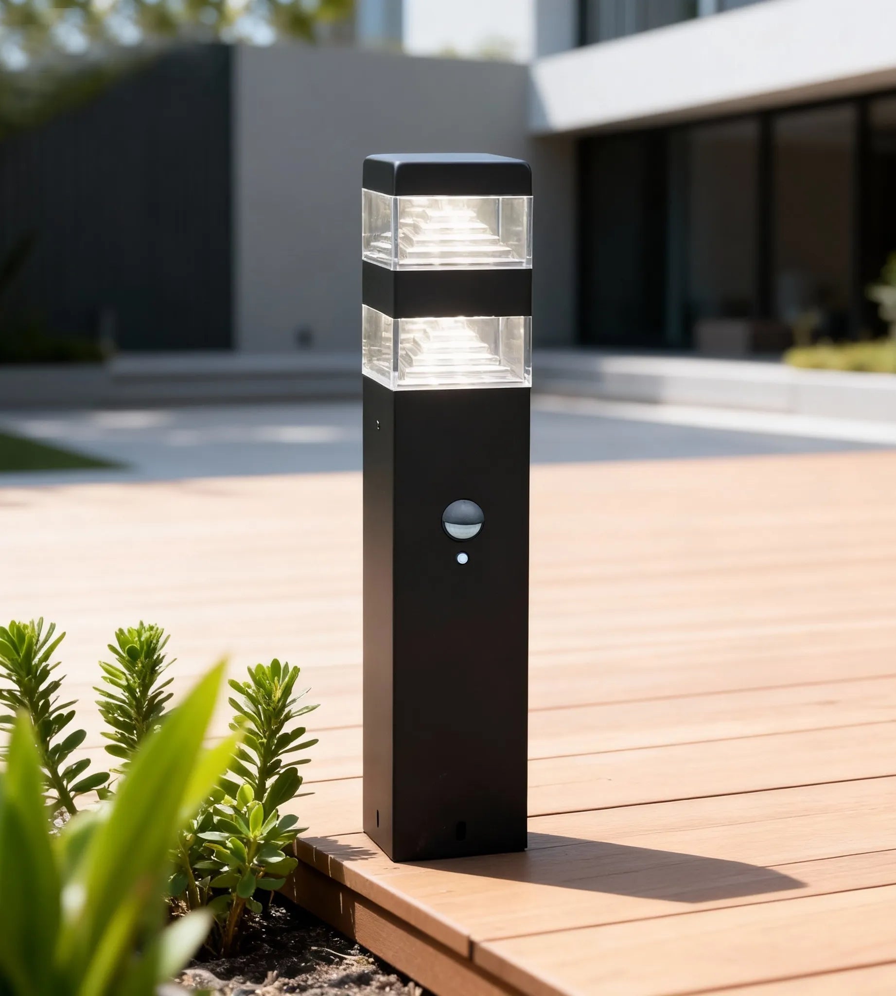 Borne Pyramide 1000 lumens avec détecteur - Lumihome