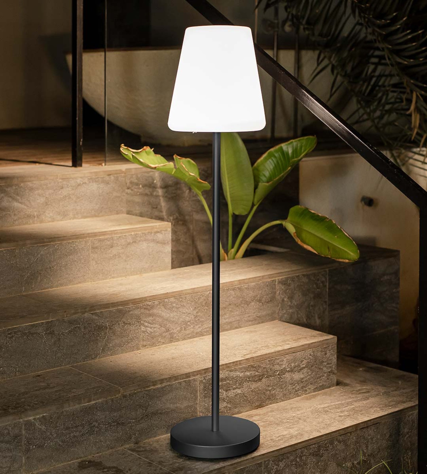 Solar-Tischlampe LOLA SLIM - Weiße und mehrfarbige Beleuchtung einstellbar - 120cm