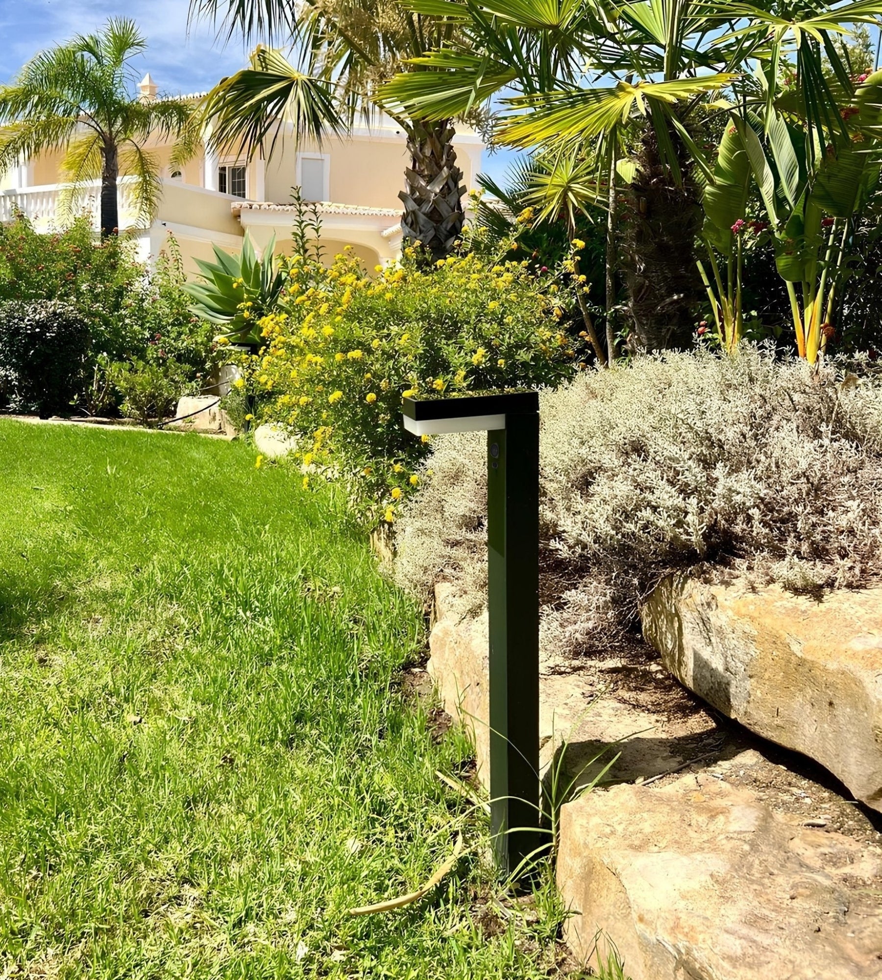 Lámpara exterior Led Solaire VENUS - Detector de movimiento - 3 modos de iluminación de 75 a 600 lúmenes - Lumihome
