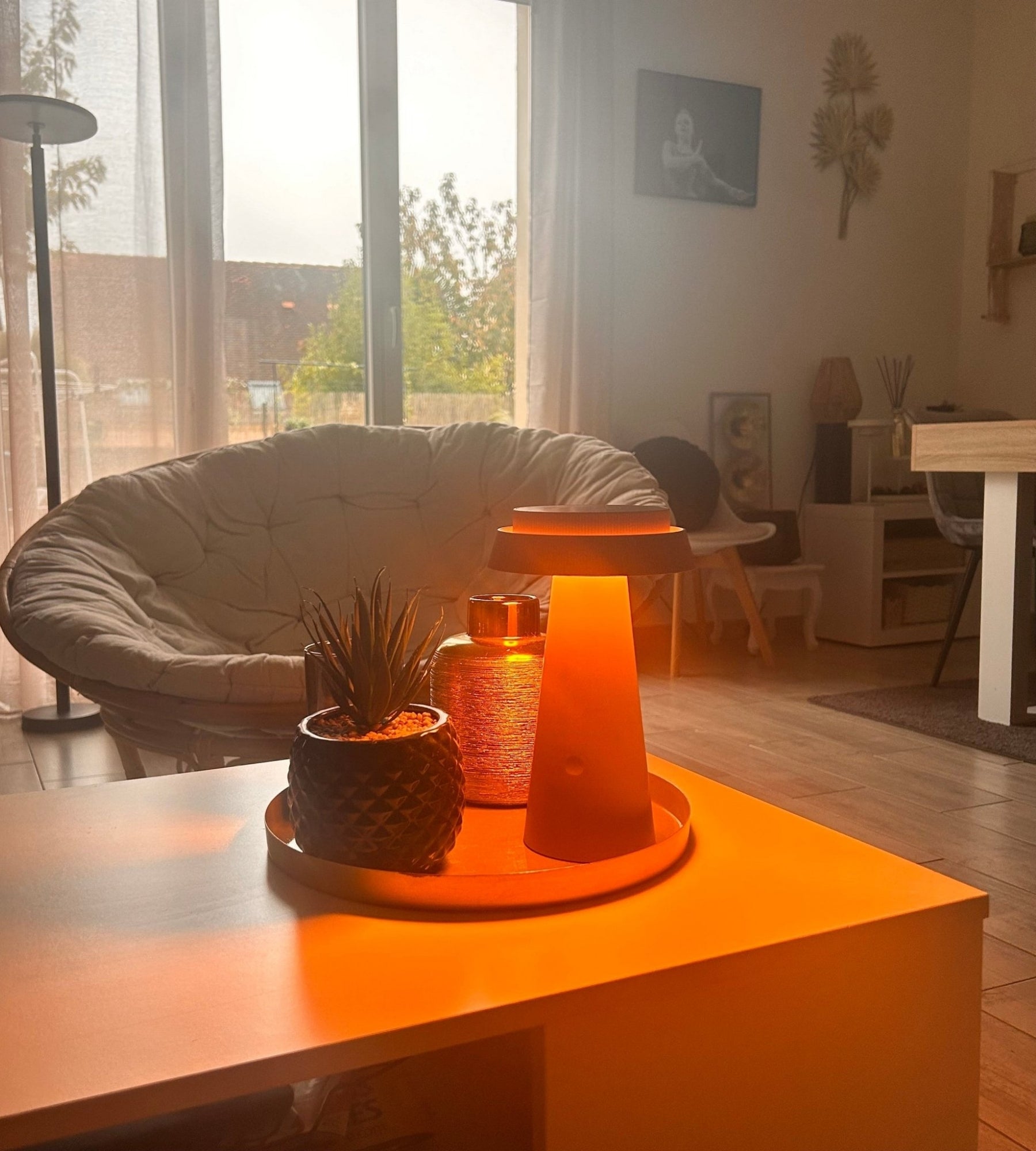 ROSA lámpara de mesa LED solar - Lumihome