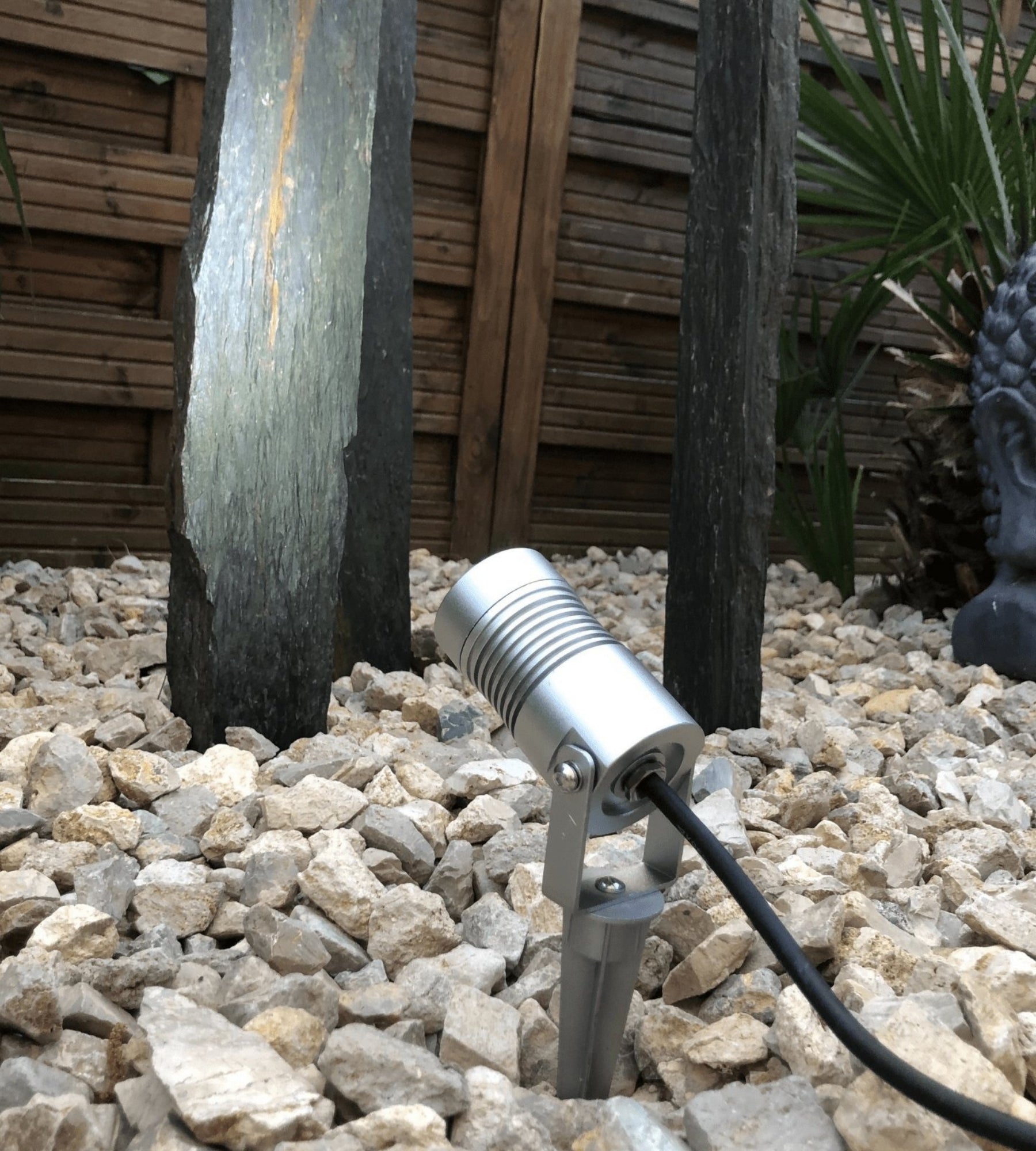 Foco con pincho exterior GLP-3W - 230V - 300 lúmenes - Blanco frío 6000K°° - Plata