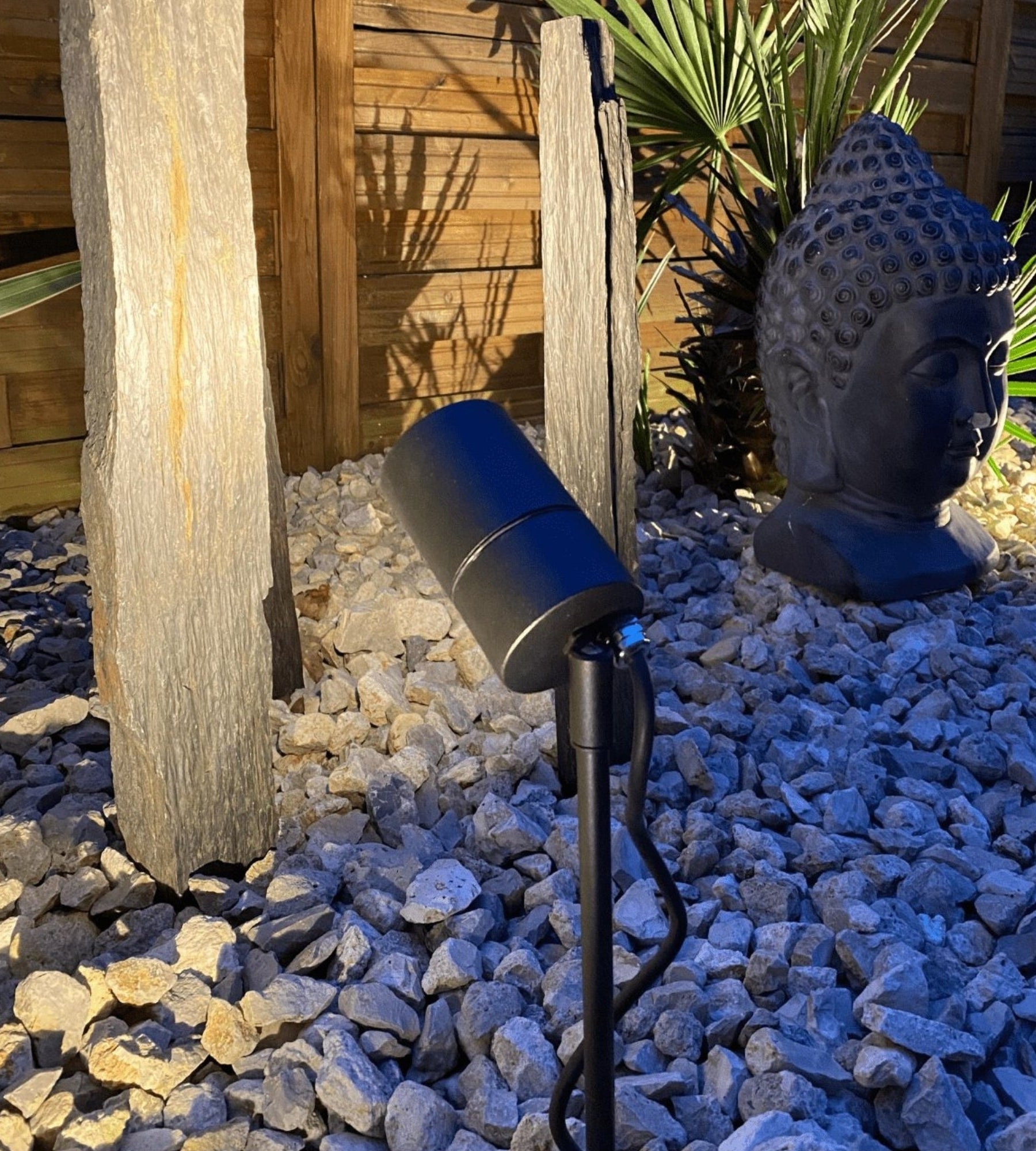 Foco con pincho GRAZIE - 230V - Bombilla intercambiable GU10 - Lumihome