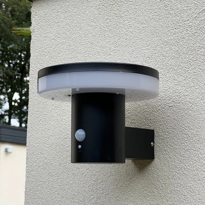 Lampada da parete per esterno LED solare ALTO+, Nera, con rilevatore - 3 modalità di illuminazione da 150 a 1000 lumen — 1