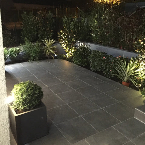Erdspießstrahler für Terrasse