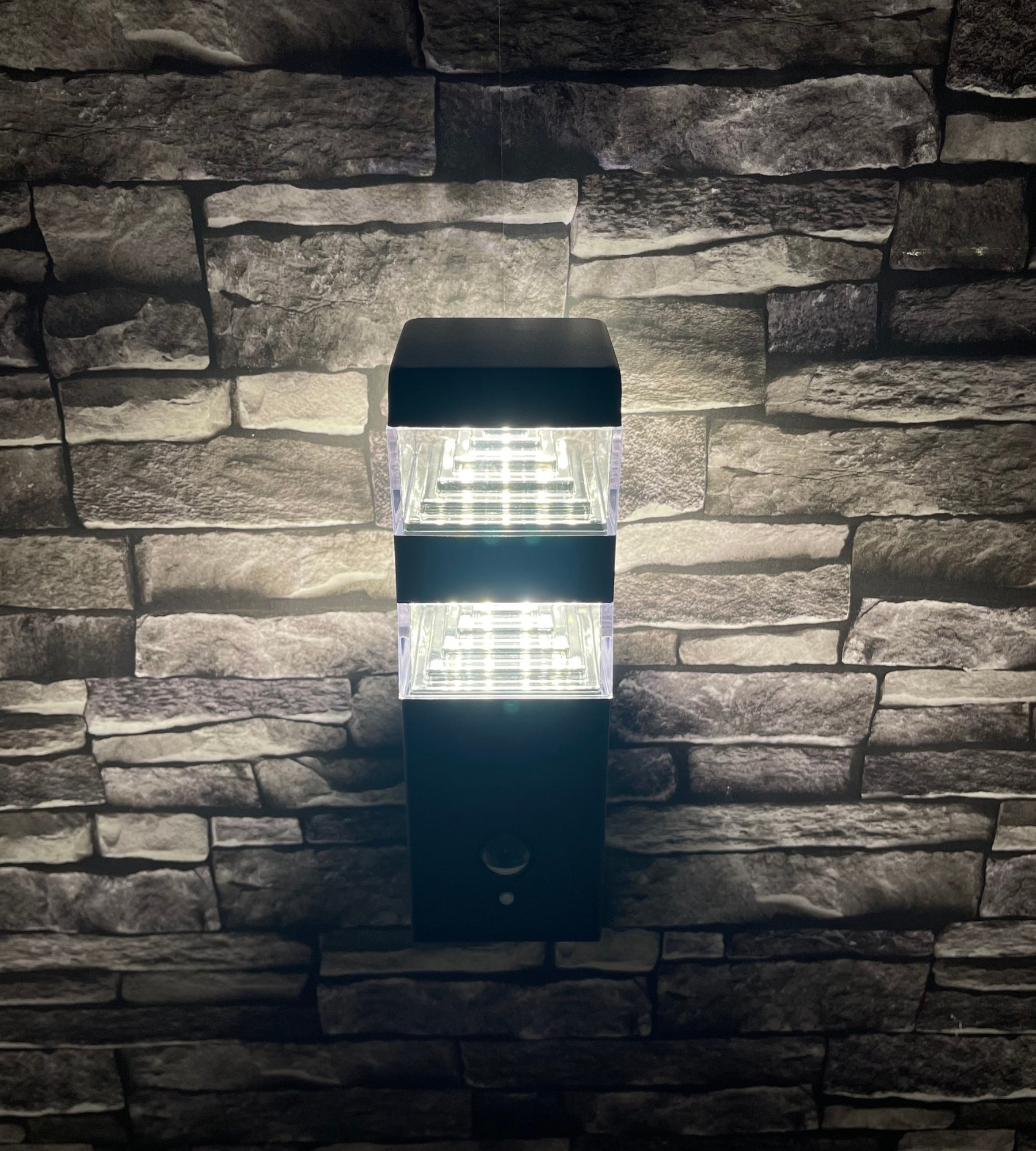 LED-Außenwandleuchte PYRAMIDE 230V mit Bewegungsmelder – 1000 Lumen — 8