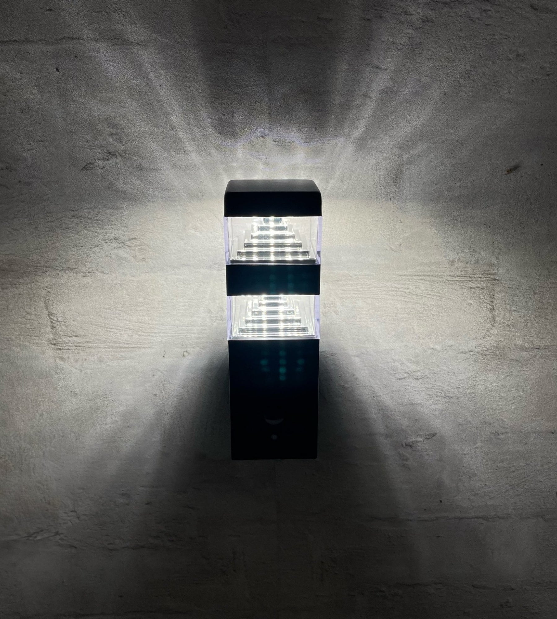 LED-Außenwandleuchte PYRAMIDE 230V mit Bewegungsmelder – 1000 Lumen — 5