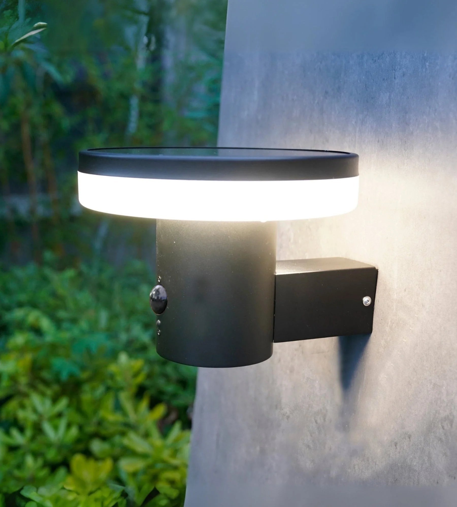 Lampada da parete per esterno LED solare ALTO+, Nera, con rilevatore - 3 modalità di illuminazione da 150 a 1000 lumen — 3