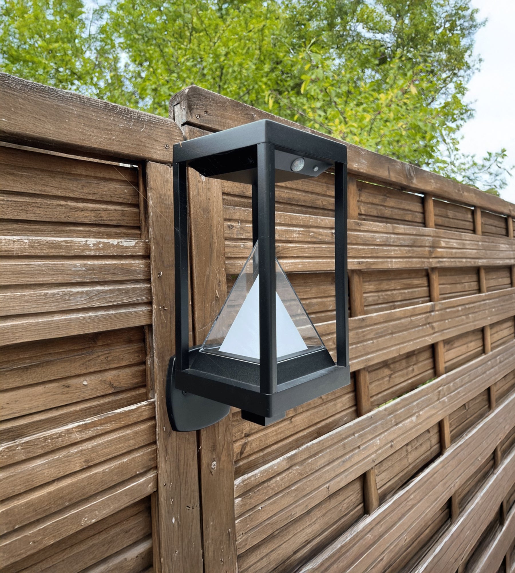 Solar-LED-Wandleuchte KEOPS mit Bewegungsmelder, Schwarz – 3 Leuchtmodi 75 bis 600 Lumen — 4