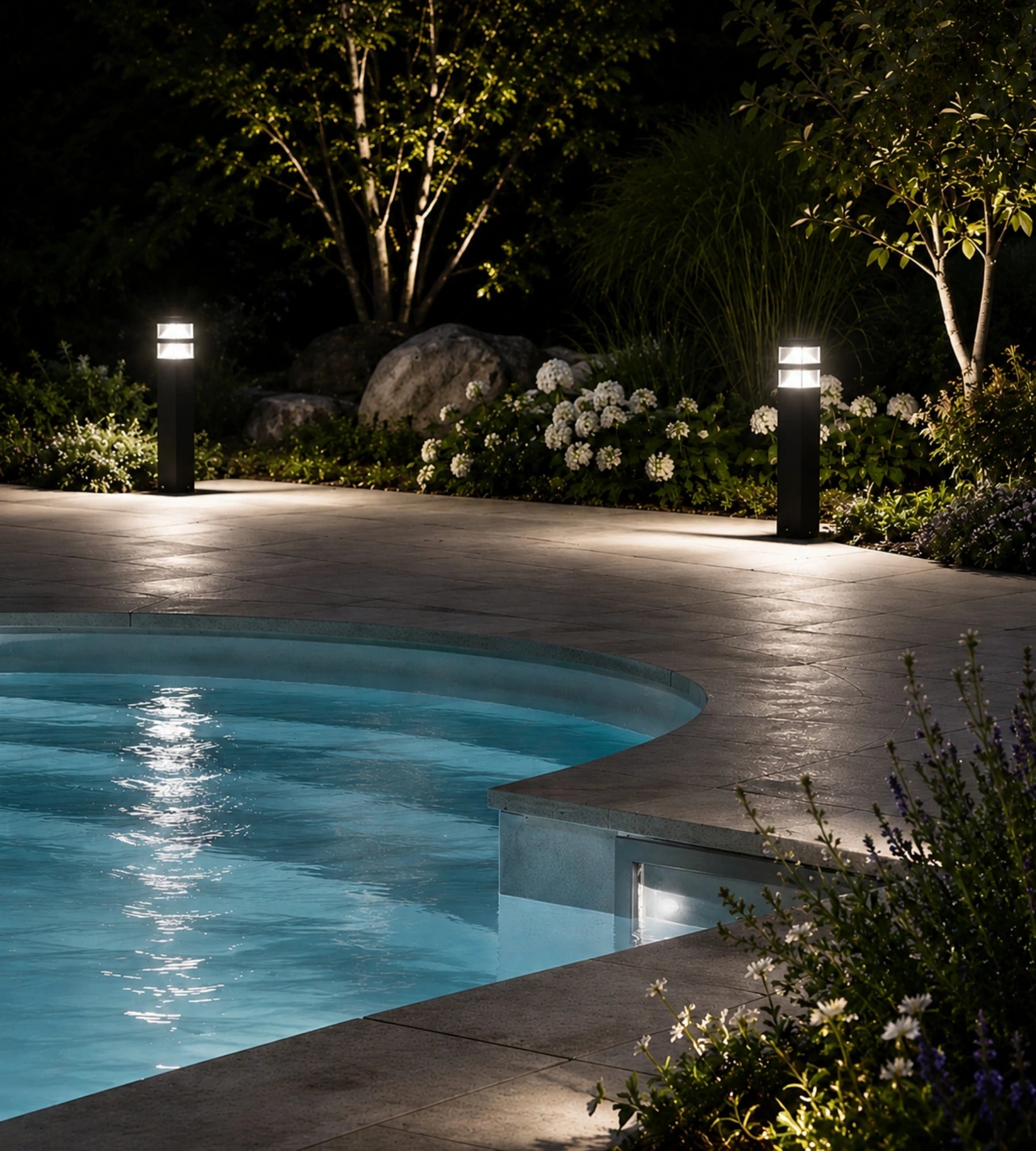 LED-Wegeleuchte PYRAMIDE 12V für den Poolbereich – 1000 Lumen — 6