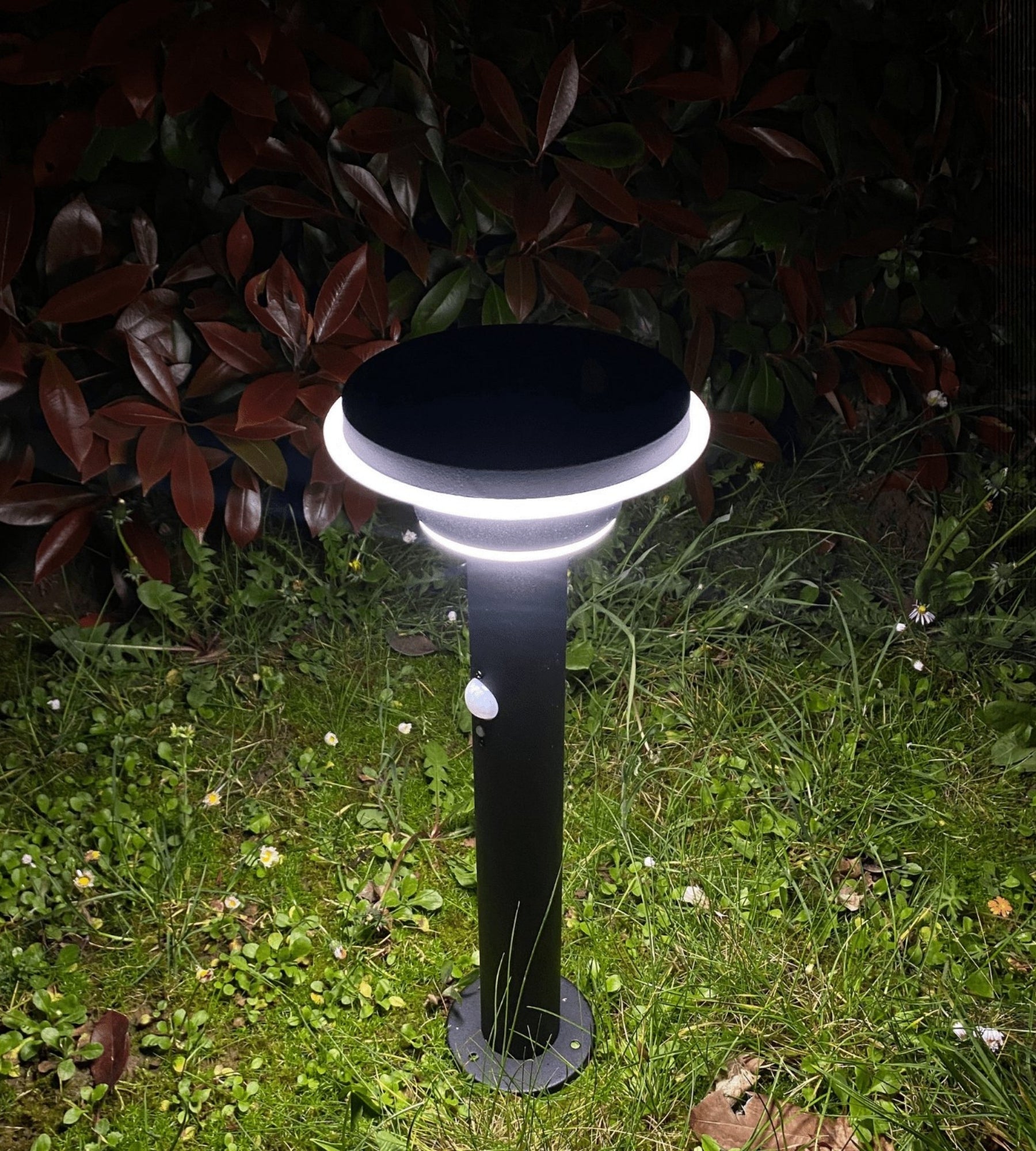Borne extérieure LED solaire GENOVA, Noire, 45 cm, avec détecteur - 3 modes d'éclairage 100 à 1000 lumens — 7