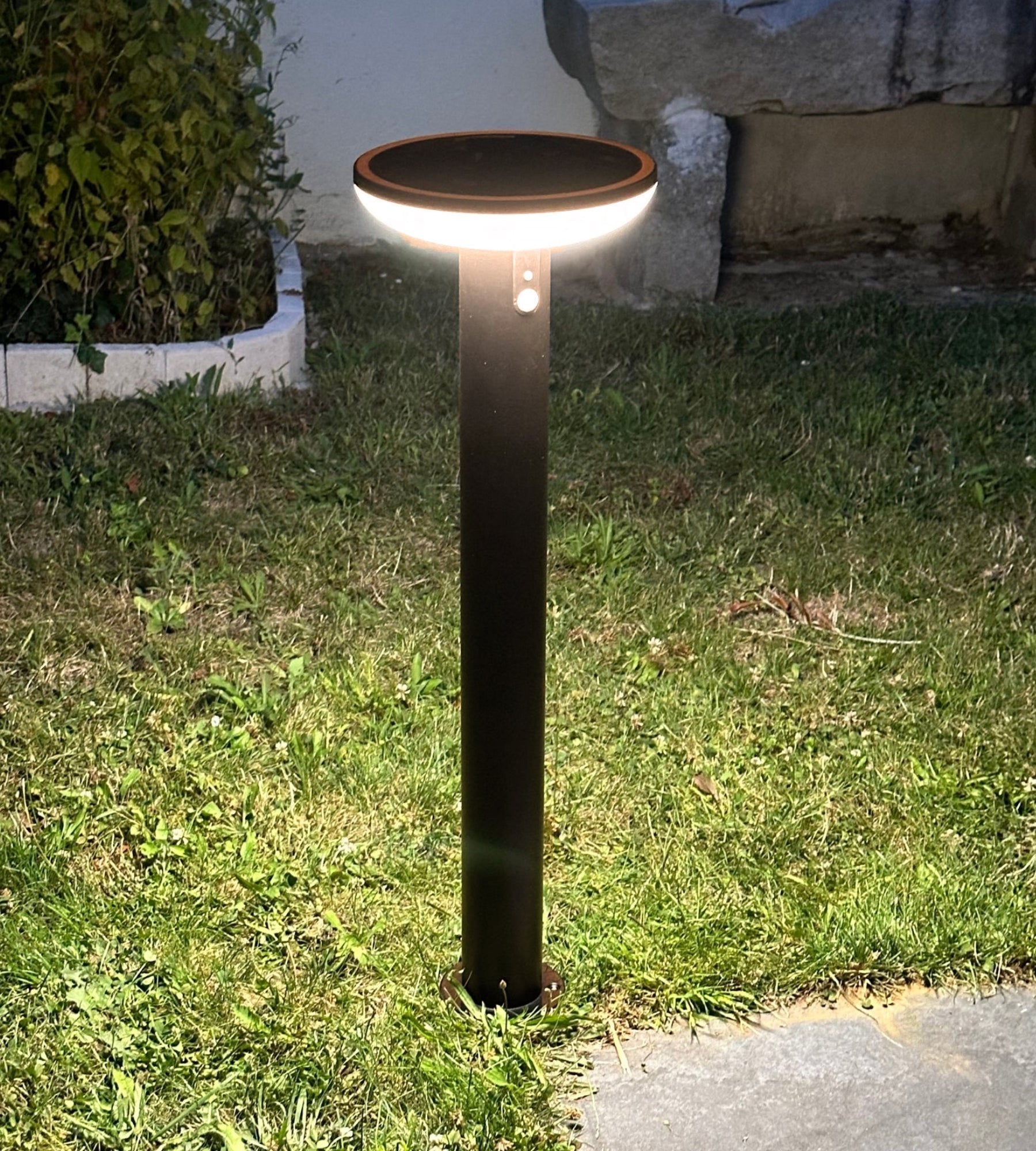 Terminal exterior LED solar HALO, Negro, con detector — 5
