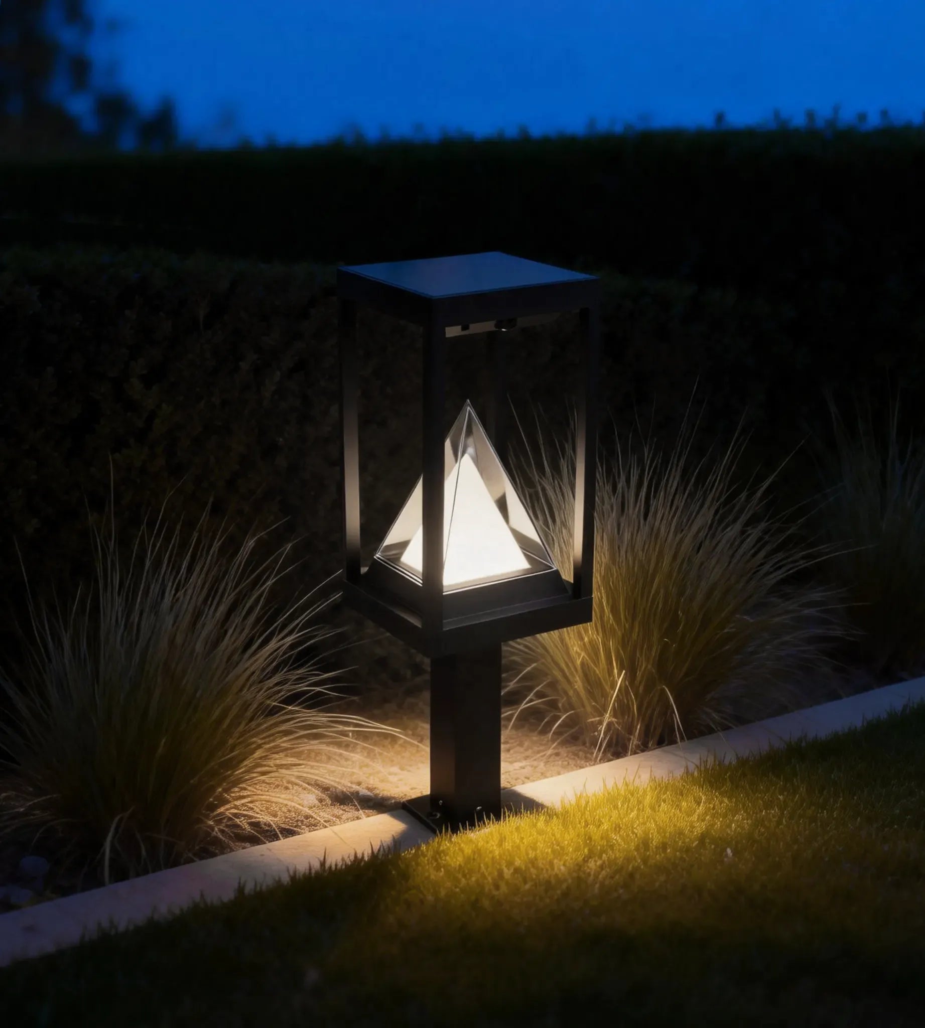 Borne extérieure LED solaire KEOPS, Noire, 50cm, avec détecteur - 3 modes d'éclairages 100 à 1000 lumens — 2