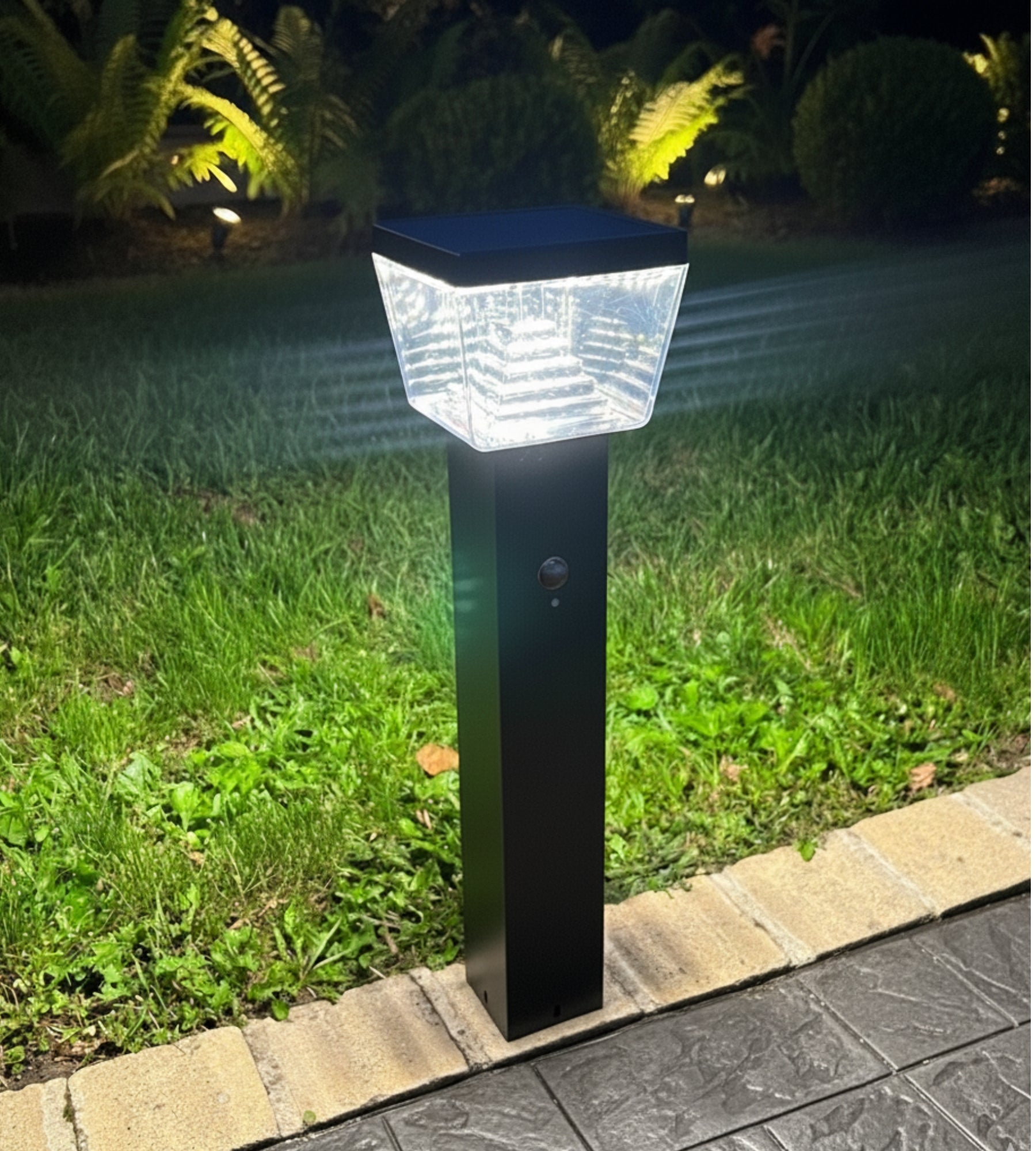 Bolardo solar LED para exterior LIBERTY, negro, 59 cm, con detector - 3 modos de iluminación de 100 a 1000 lúmenes — 4