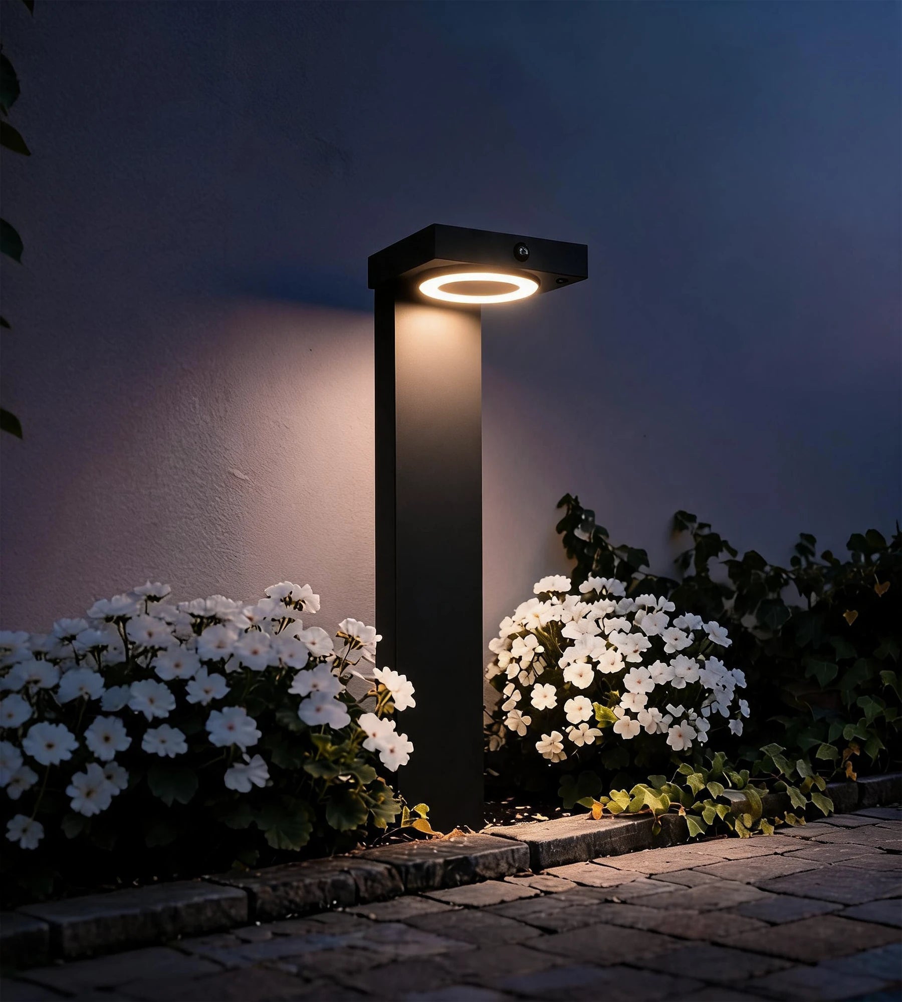 Borne extérieure LED solaire LUCENT, Noire, 50 cm, avec détecteur — 2