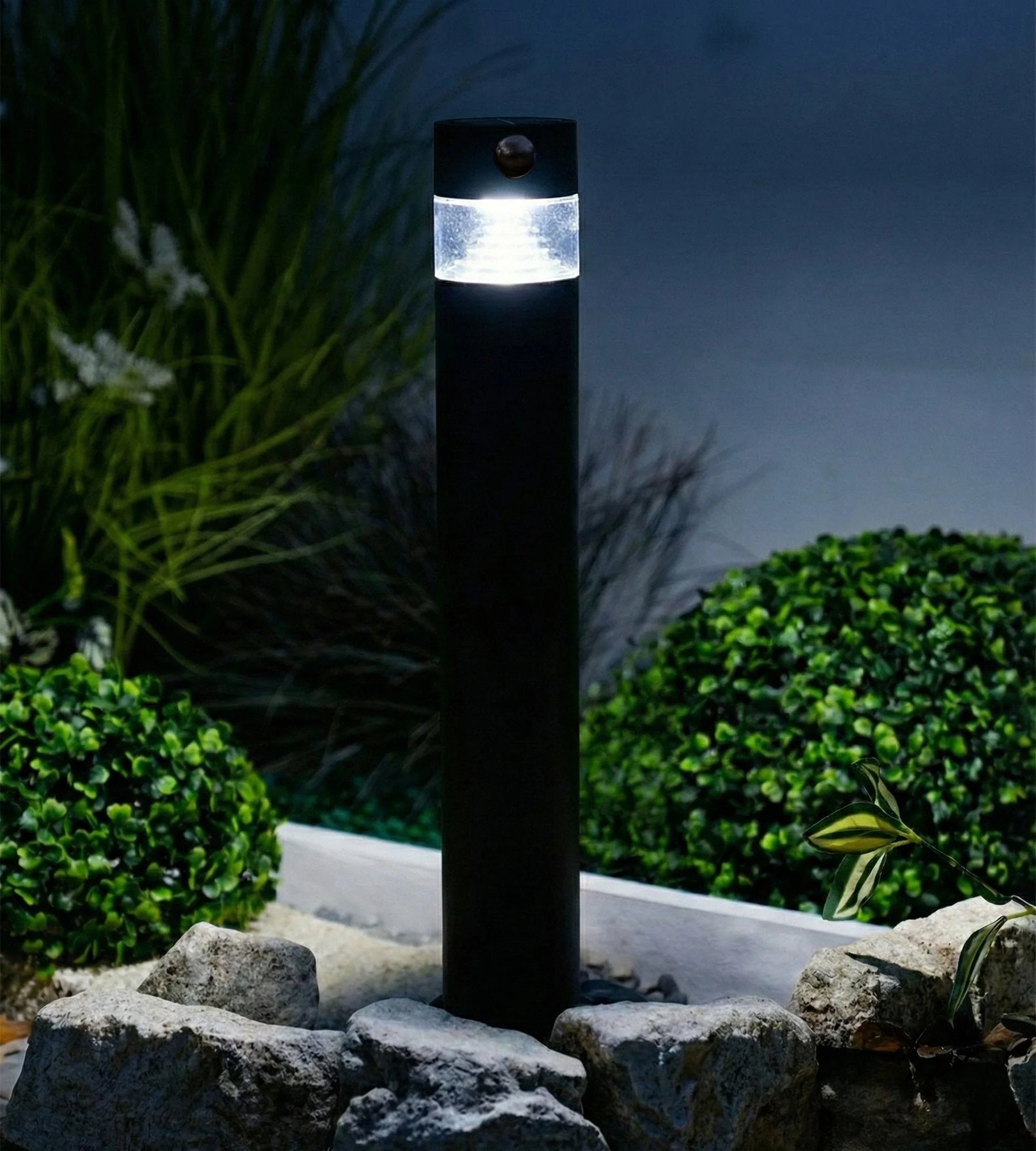 ORION Solar-LED-Außenpoller, Schwarz, 50 cm – Von 75 bis 150 Lumen — 2