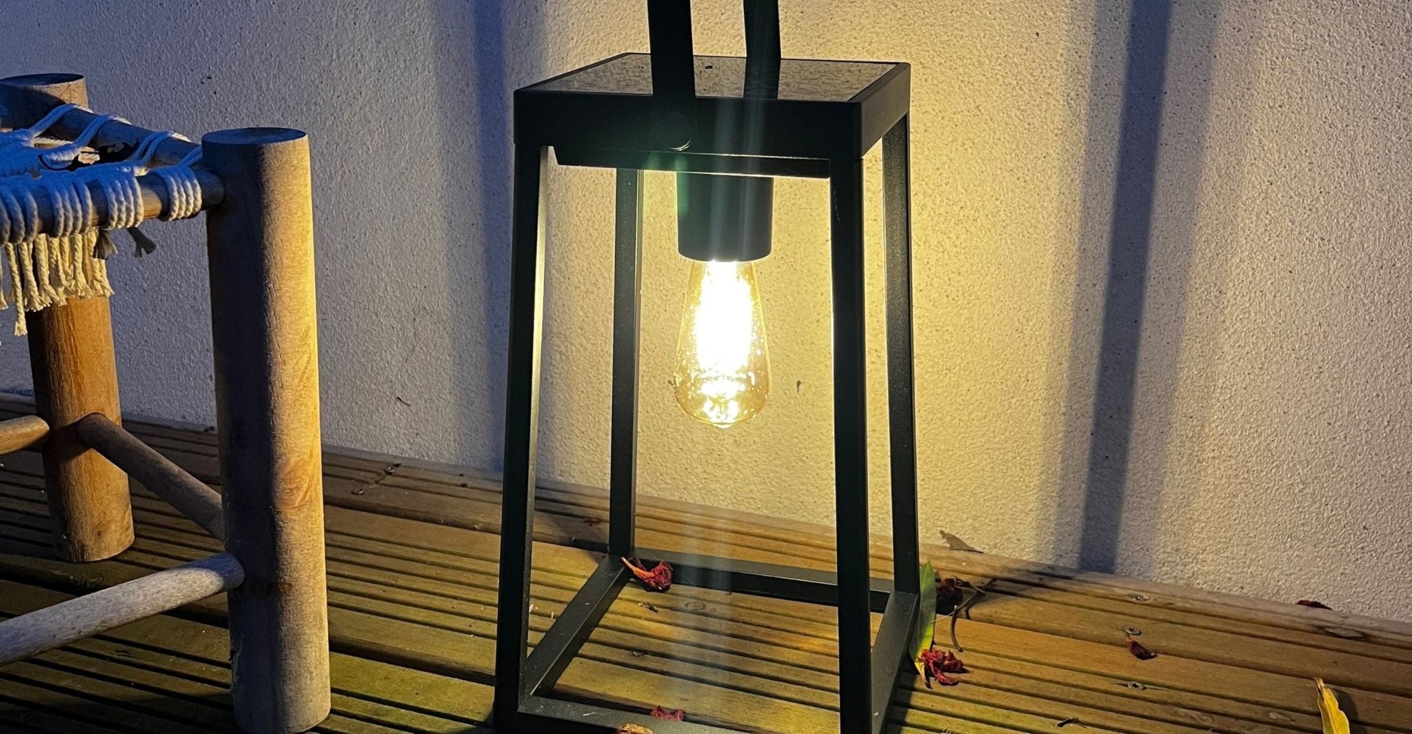 Come arredare i tuoi esterni con le lampade solari?