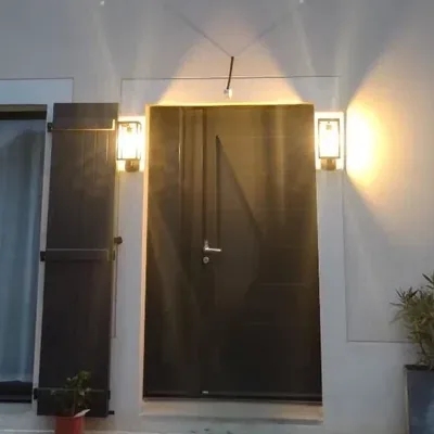 Solar-Wandleuchte FAIRY mit Bewegungsmelder, Schwarz – E27-Leuchtmittel inklusive — 3